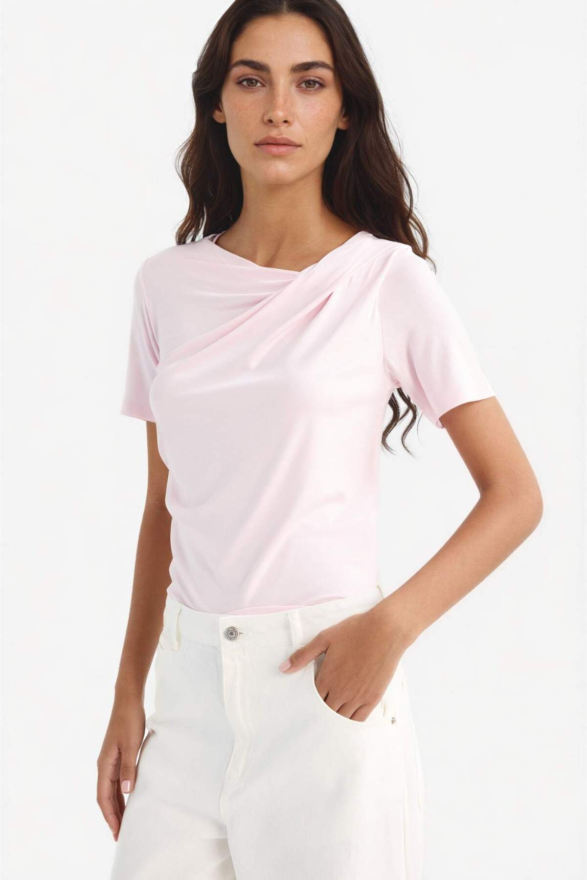 DeFacto Slim Fit T-Shirt mit Rundhalsausschnitt und kurzen Ärmeln F8008AX25AU