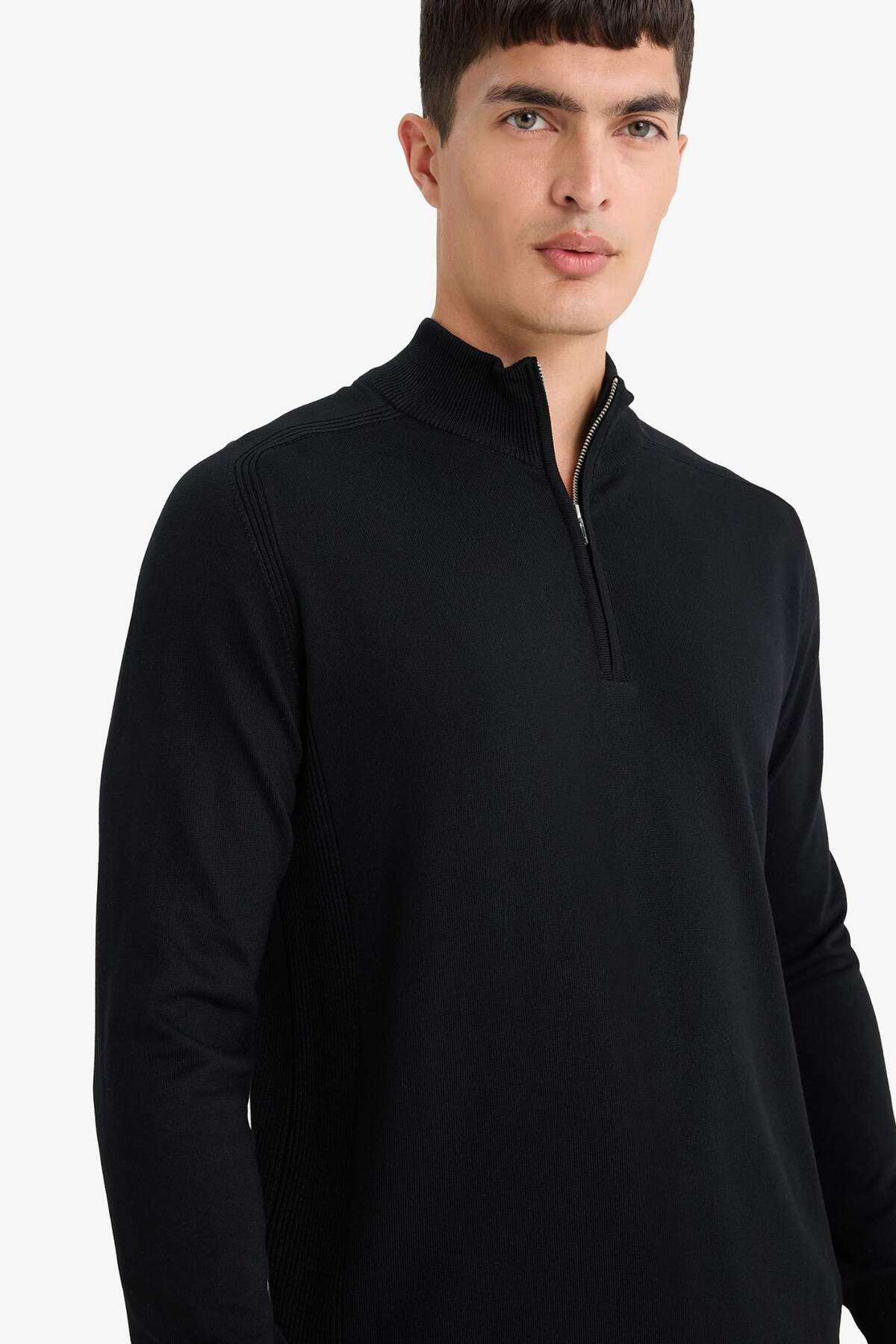 Defacto  Standart Fit Yarım Fermuarlı Siyah Erkek Kazak D0624AX/BK27