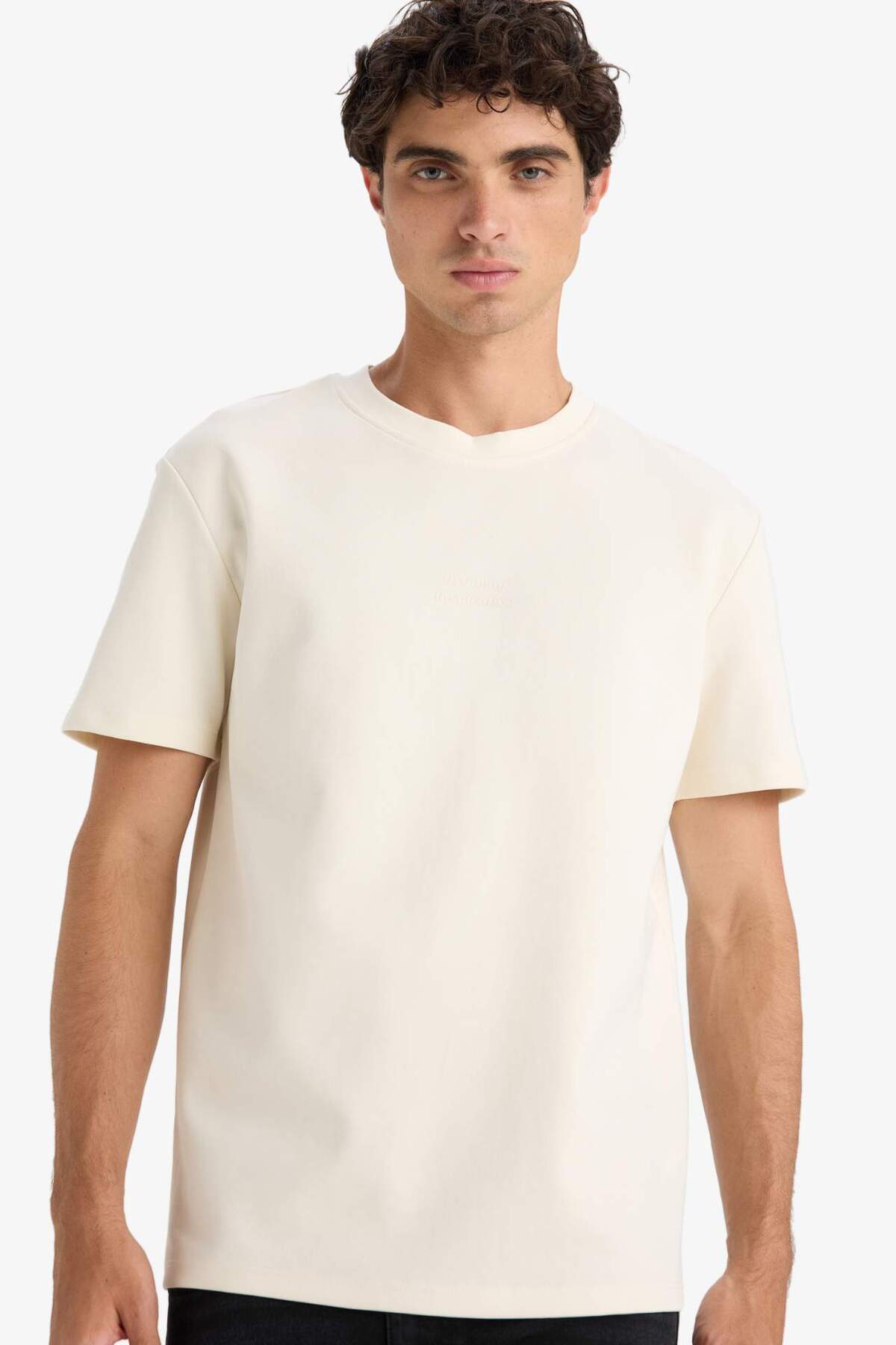 Kurzarm-T-Shirt mit normaler Passform und Rundhalsausschnitt F8589AX25HS