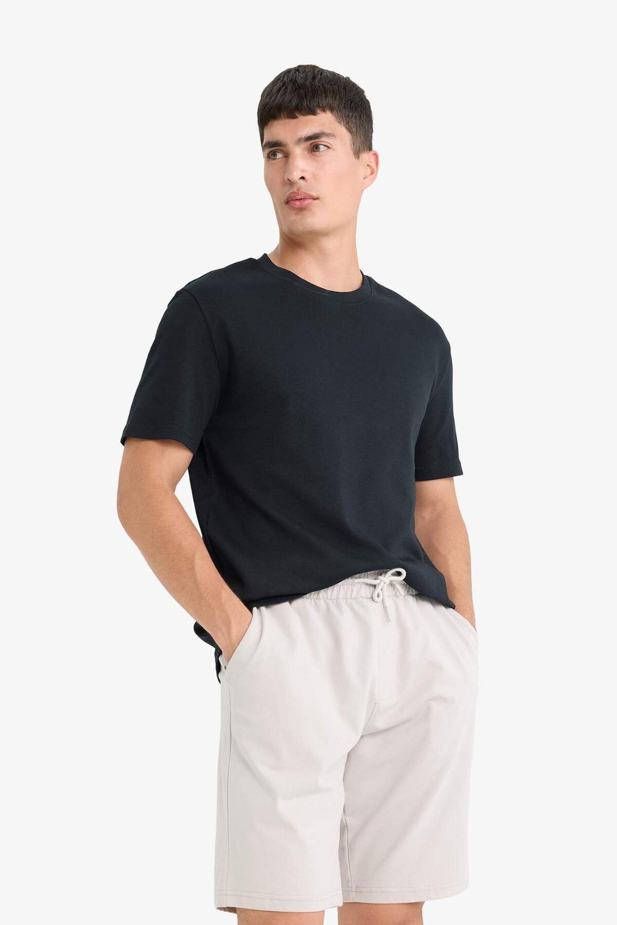DeFacto Slim Fit Cepli Pamuklu Basic Bermuda Şort W1105AZ25SP görsel 3