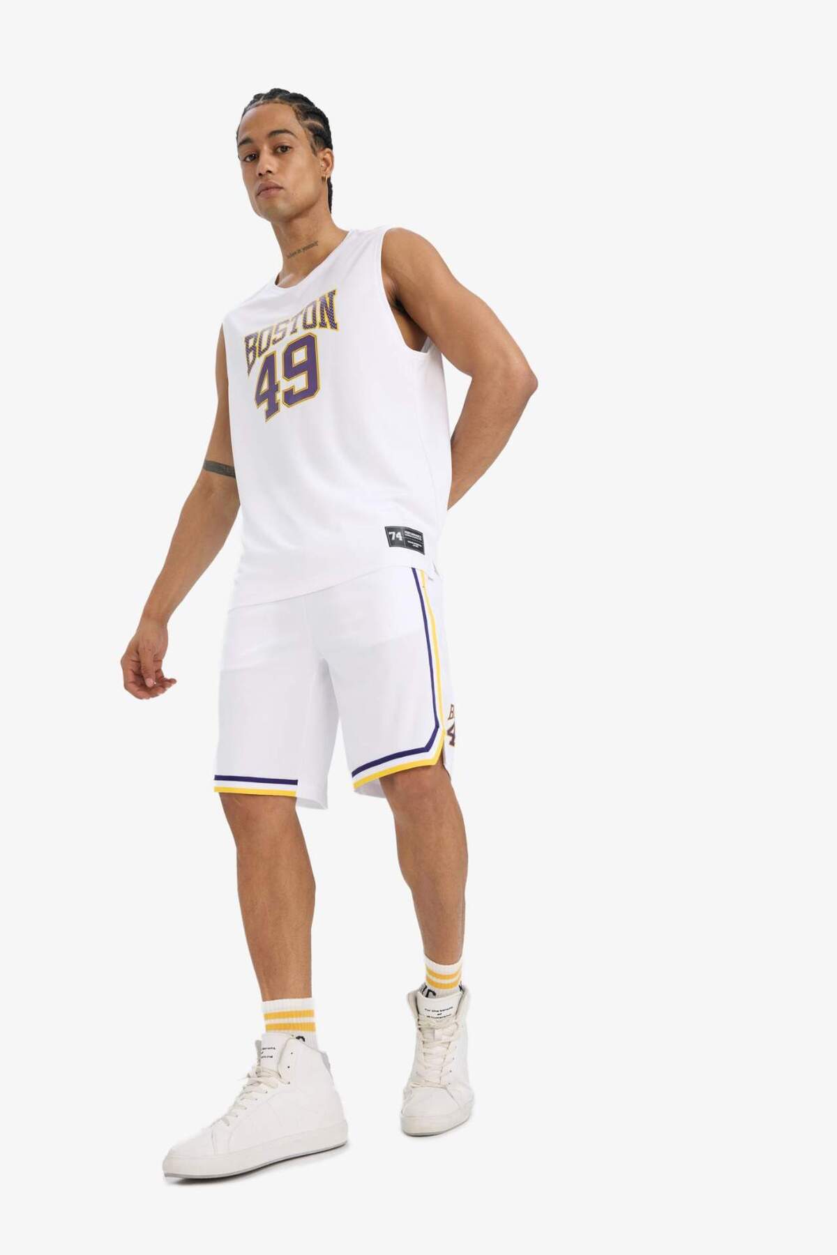 Defacto  Hızlı Kuruyan Standart Fit Sporcu Esnek Bantlı Paça Şort E4400AX25HS