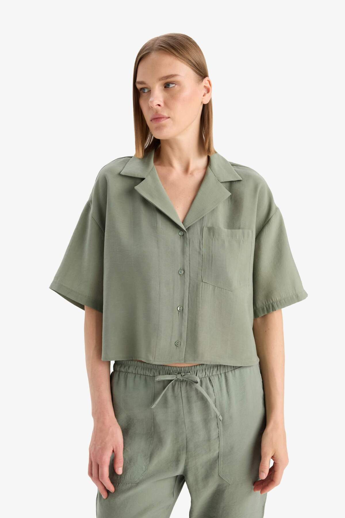 DeFacto Loose Fit Ceket Yaka Modal Kısa Kollu Gömlek F0399AX25SP - Görsel 3