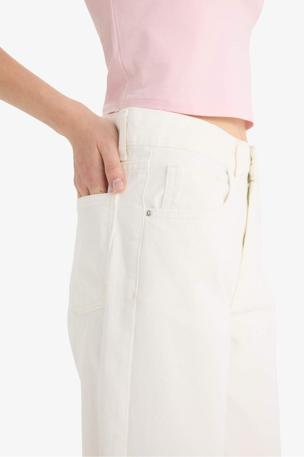 DeFacto %100 Pamuk Barrel Fit Normal Bel Bilek Boy Beyaz Jean Pantolon F4670AX25HS görsel 6
