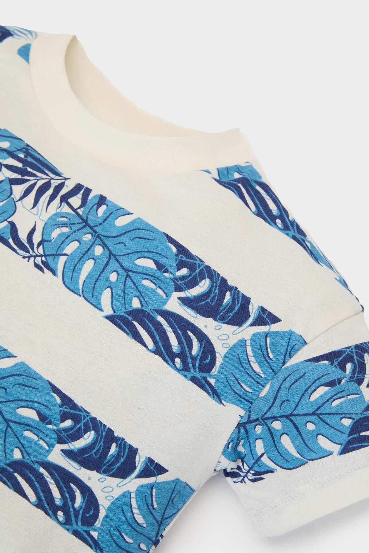 Defacto Bisiklet Yaka Palmiye Desenli Kısa Kollu Tişört Erkek Bebek E8373A525SM fotoğrafı 4 (önizleme)