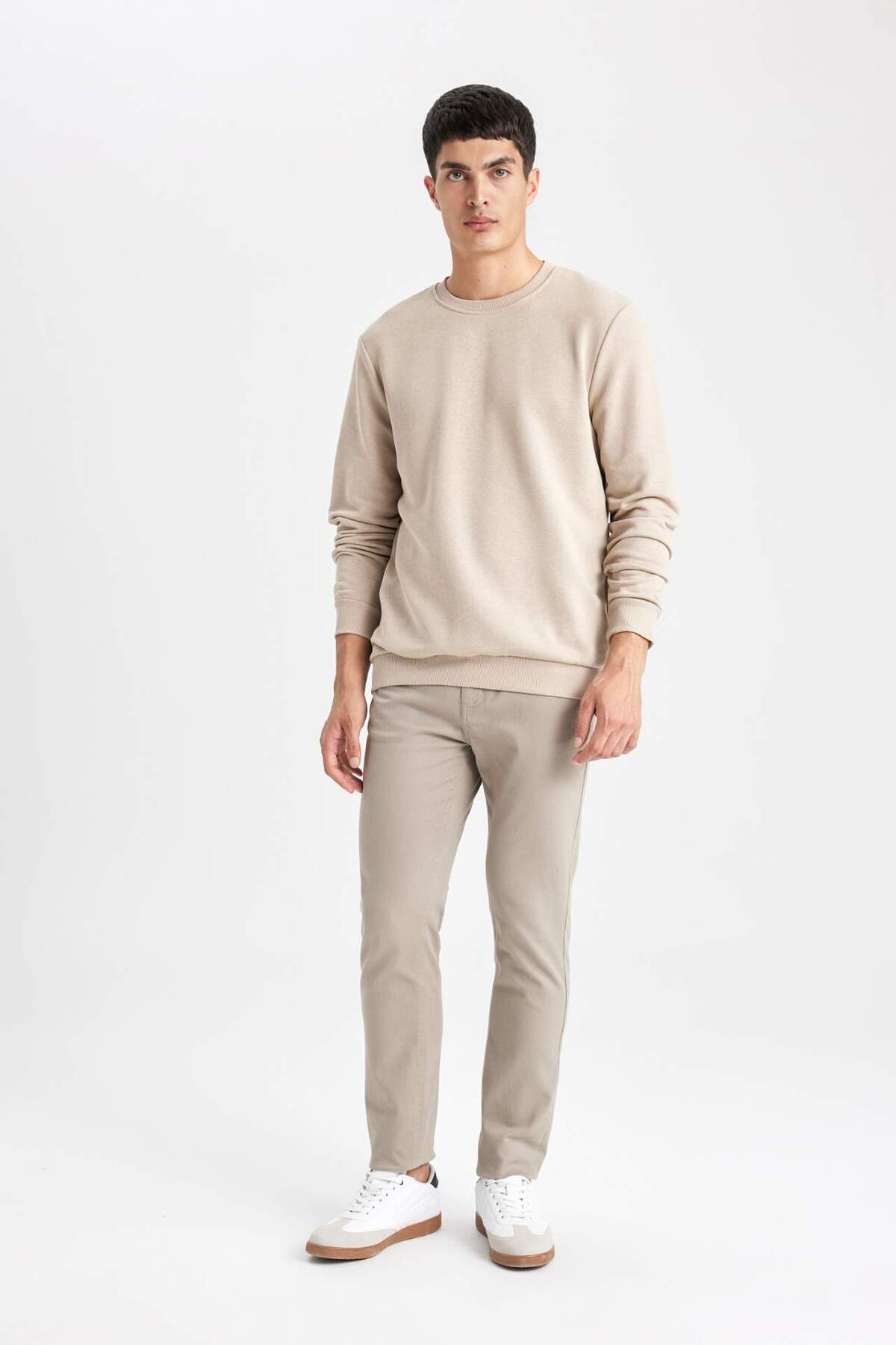 DeFacto Regular Fıt Bisiklet Yaka Sweatshirt B7833AXNS görsel 2