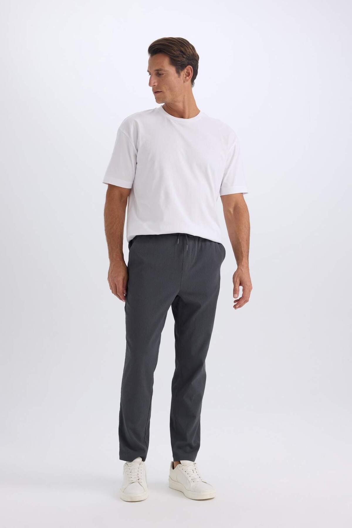 DeFacto Relax Fit Düz Paça Kırışık Dokulu Yazlık Kumaş Pantolon C3930AX25SP — خاکستری