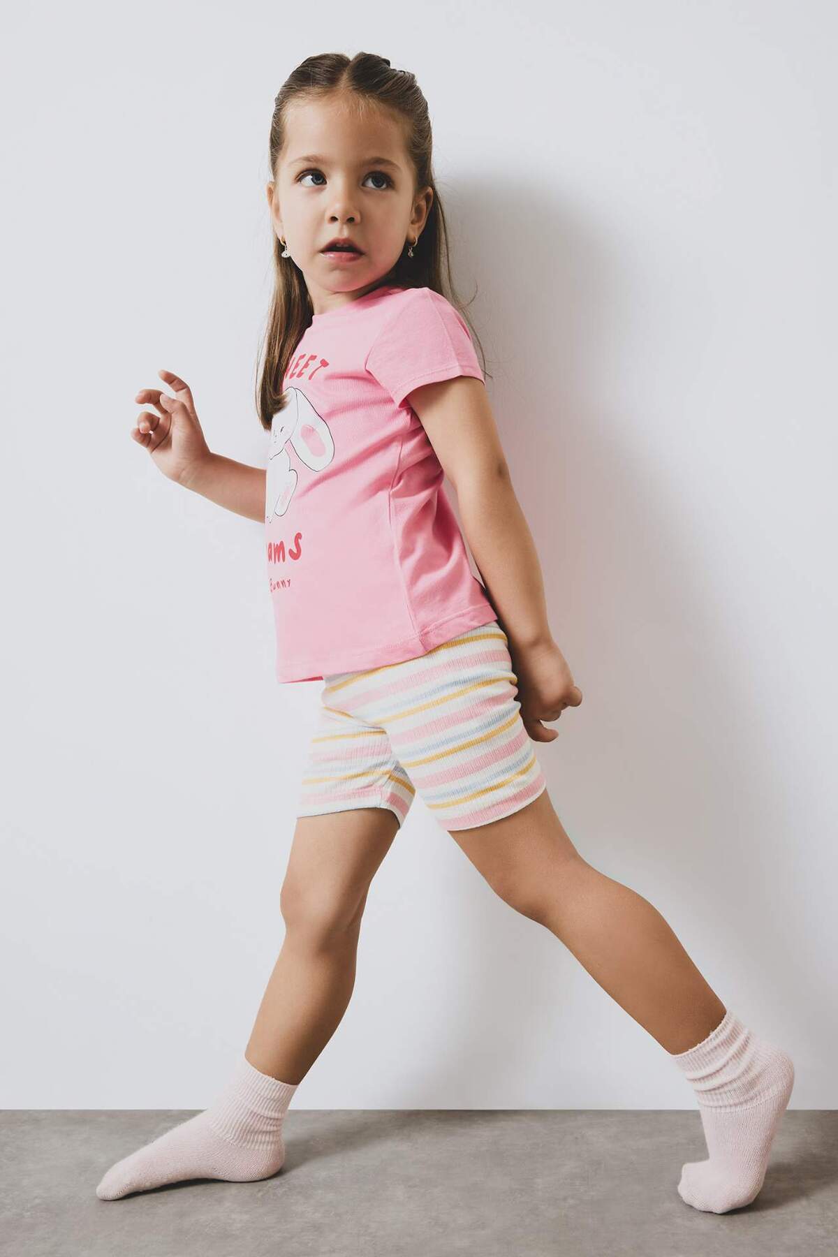 Defacto Pijama Takımı Baskılı Kısa Kollu Fitilli Kaşkorse Üst Beli Lastikli Çizgili Şort Kız Bebek E4646A525 fotoğrafı 3 (önizleme)