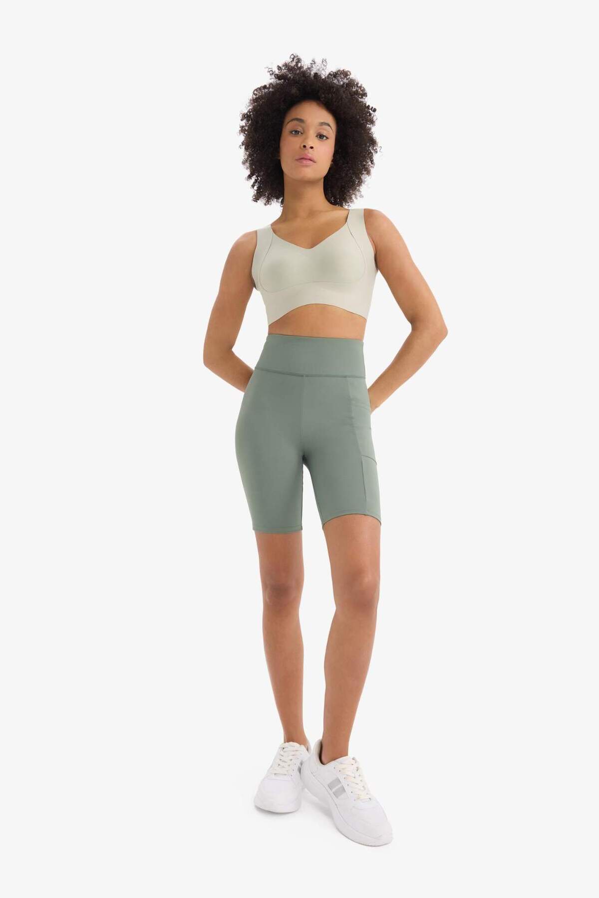 DeFacto Figurformende Biker-Sportler-Leggings mit hoher Taille E6323AX25SM