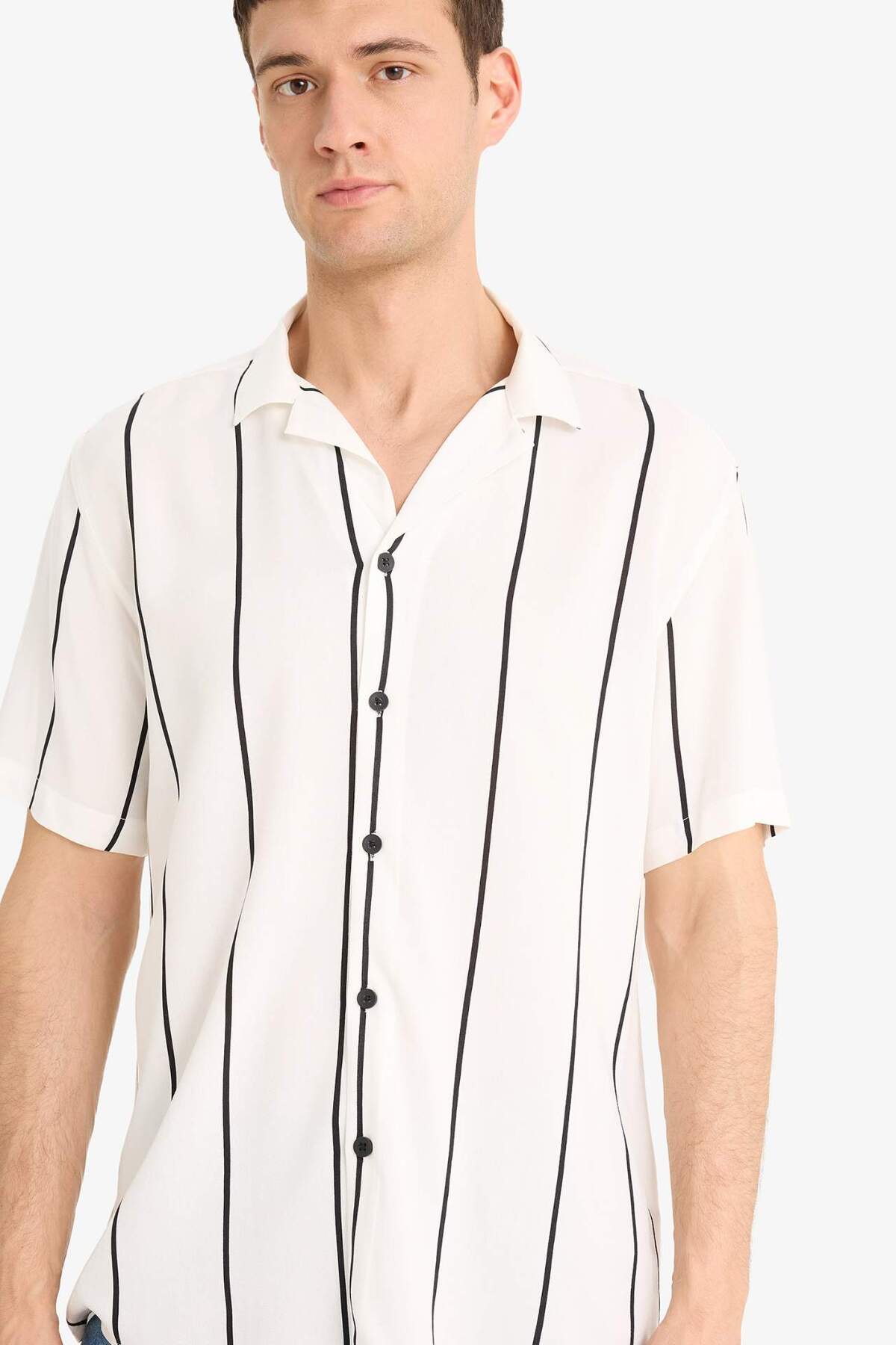Regular Fit Apaş Yaka Çizgili Yazlık Kısa Kollu Gömlek E2559AX25SM — سفید E801GY106437 — تصویر 3 از 8