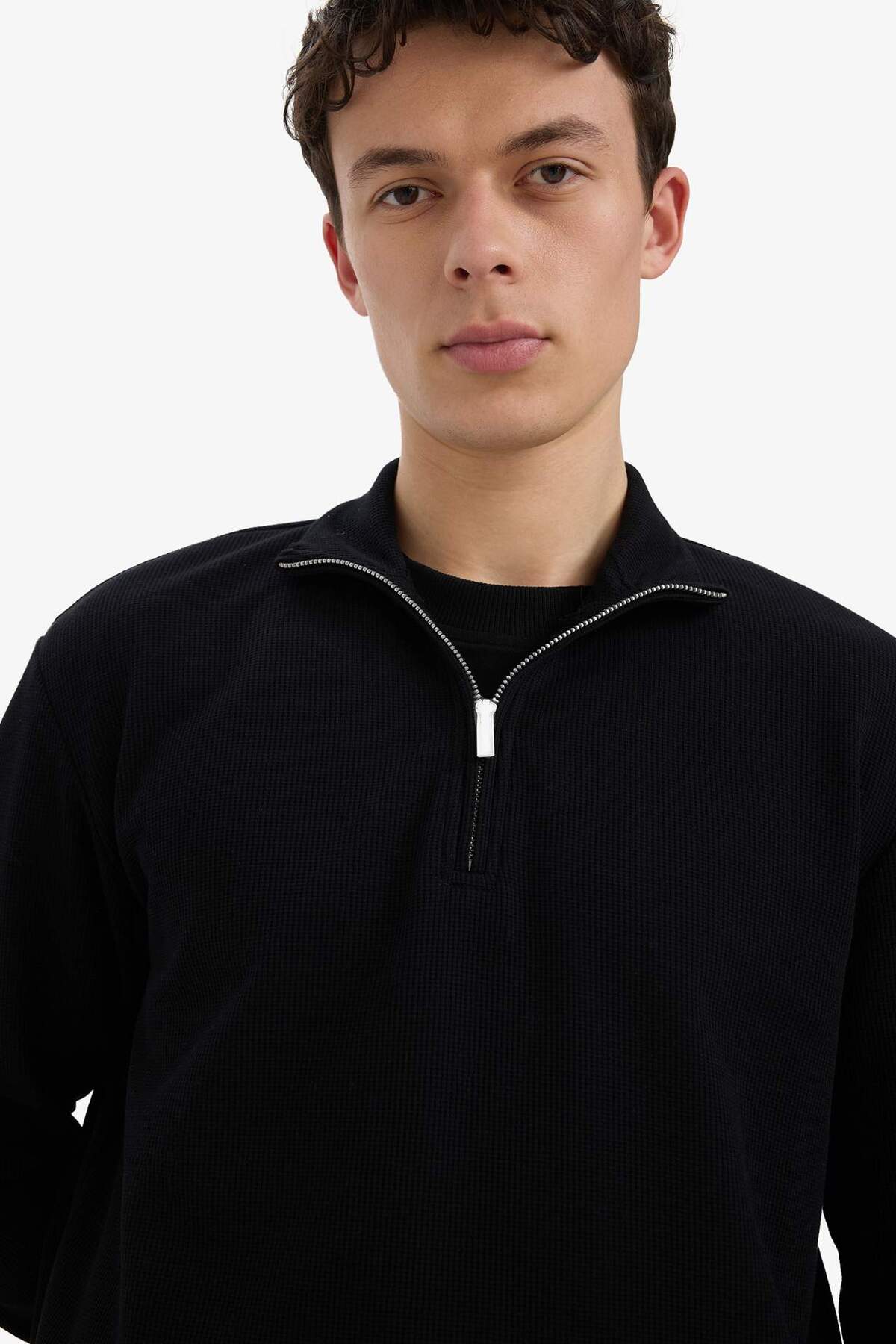 Defacto  Comfort Fit Dik Yaka Dokulu Yarım Fermuarlı Waffle Sweatshirt D7543AX25SP - Görsel 5