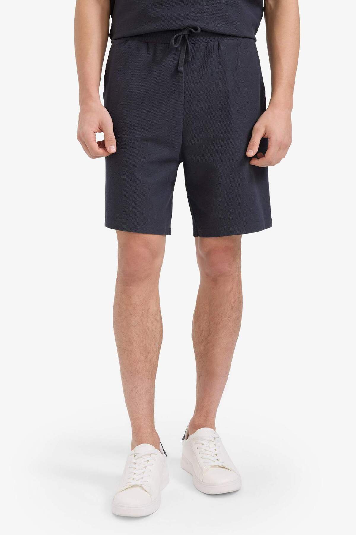 Defacto  %100 Pamuk Relax Fit Çapraz Dokuma Dokulu Cepli Şort E2590AX25SM - Görsel 4