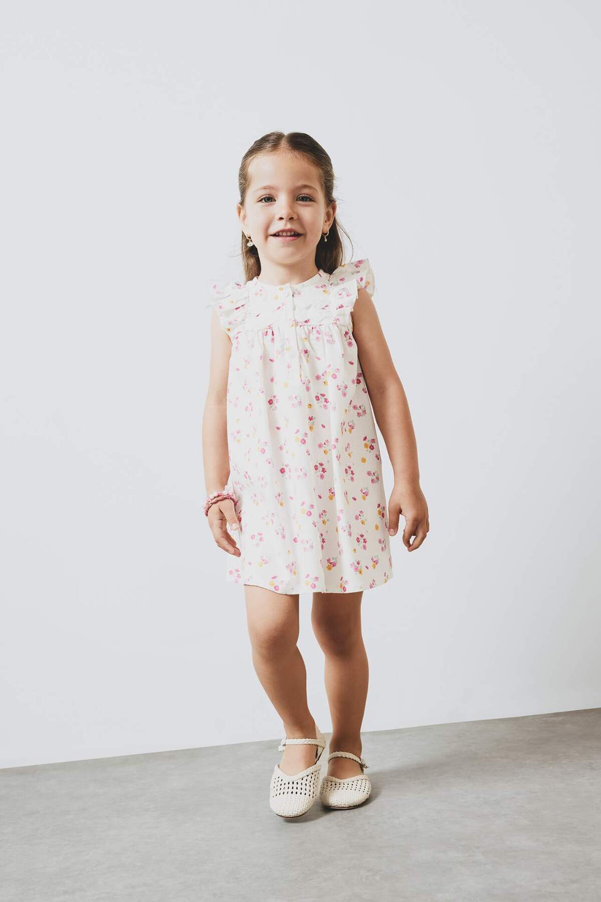 Defacto %100 Pamuklu Çiçekli Elbise Kız Bebek E5811A525SM fotoğrafı 4 (önizleme)