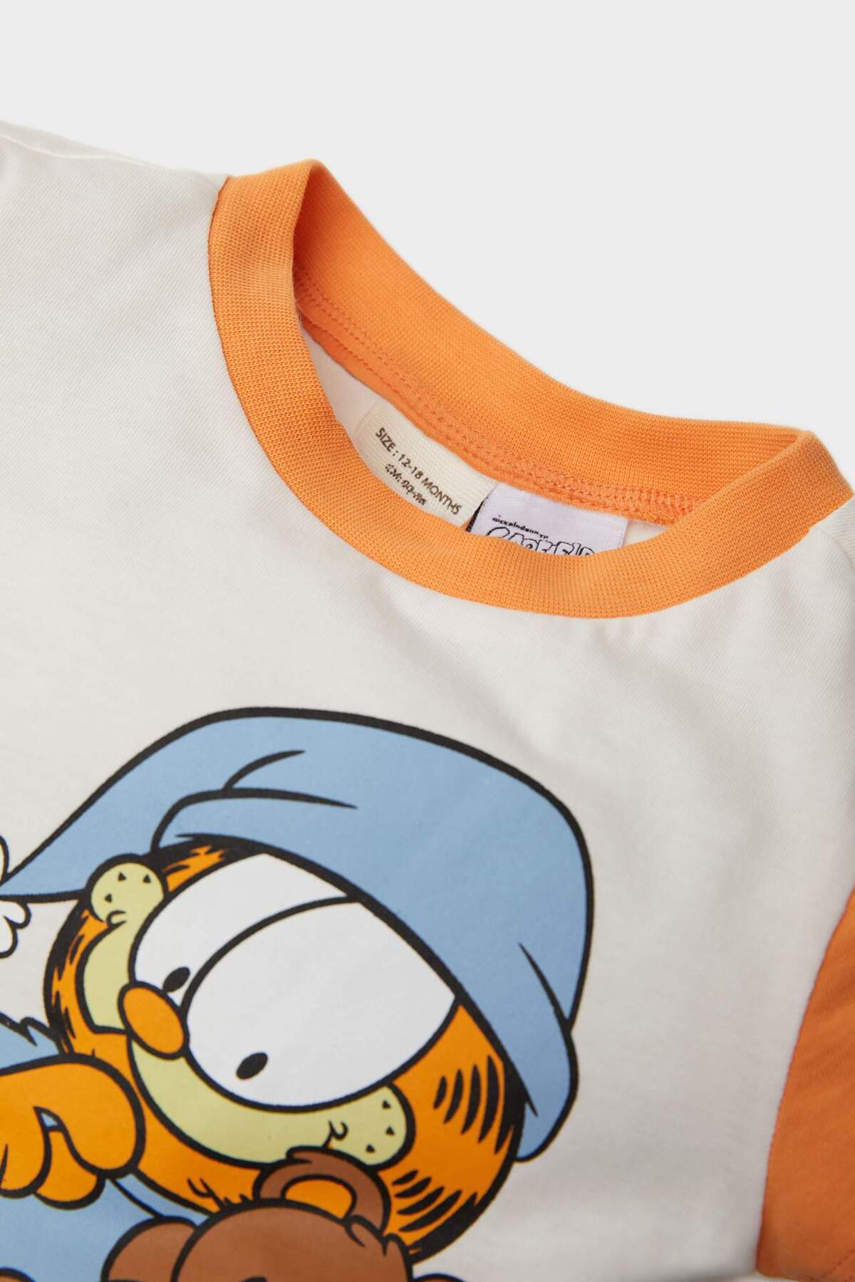 Defacto %100 Pamuklu Garfıeld Baskılı Penye Beli Lastikli Pijama Takımı Erkek Bebek E1176A525SM fotoğrafı 3 (önizleme)