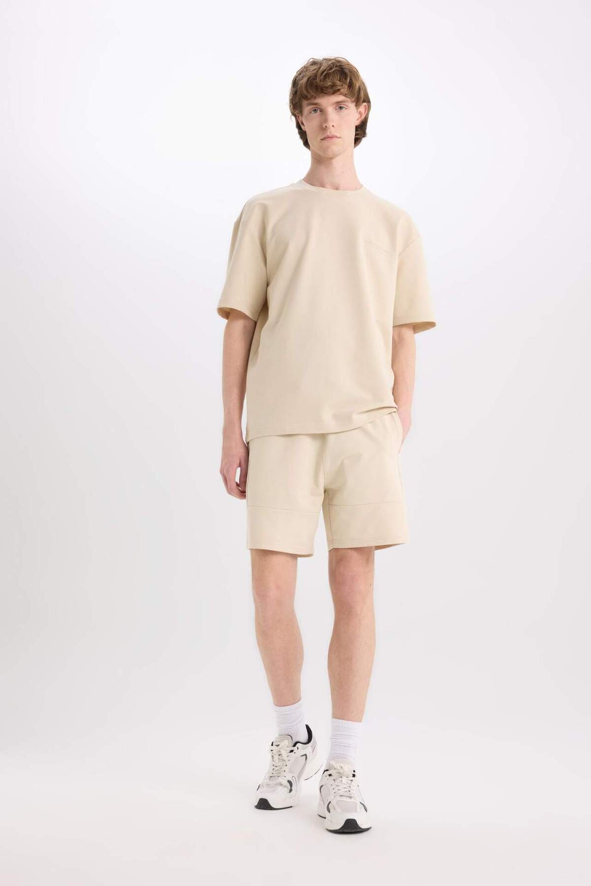 DeFacto Slim Fit Dar Paça Basic Şort B8674AX25SP görsel 3