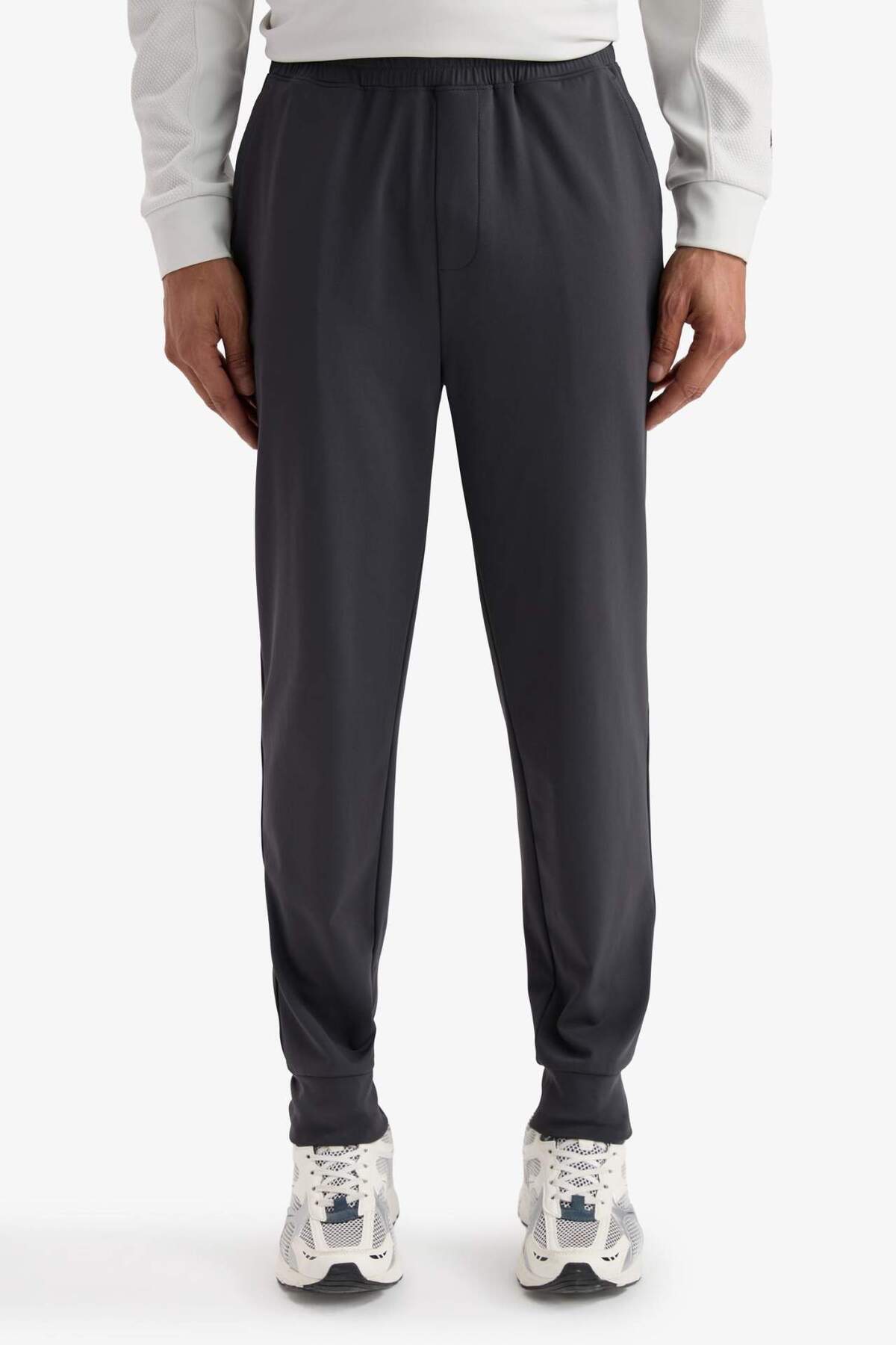 Defacto  Slim Fit Dar Kesim Standart Paça Sporcu Jogger Eşofman Altı D7240AX25SP - Görsel 5