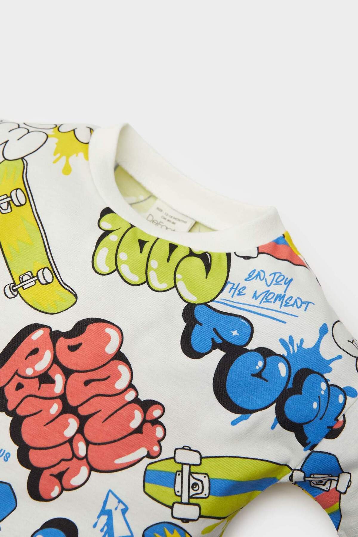 Defacto 2'li Takım Kaykay Baskılı Kısa Kollu Tişört Beli Lastikli Şort Erkek Bebek E5985A525SM fotoğrafı 3 (önizleme)