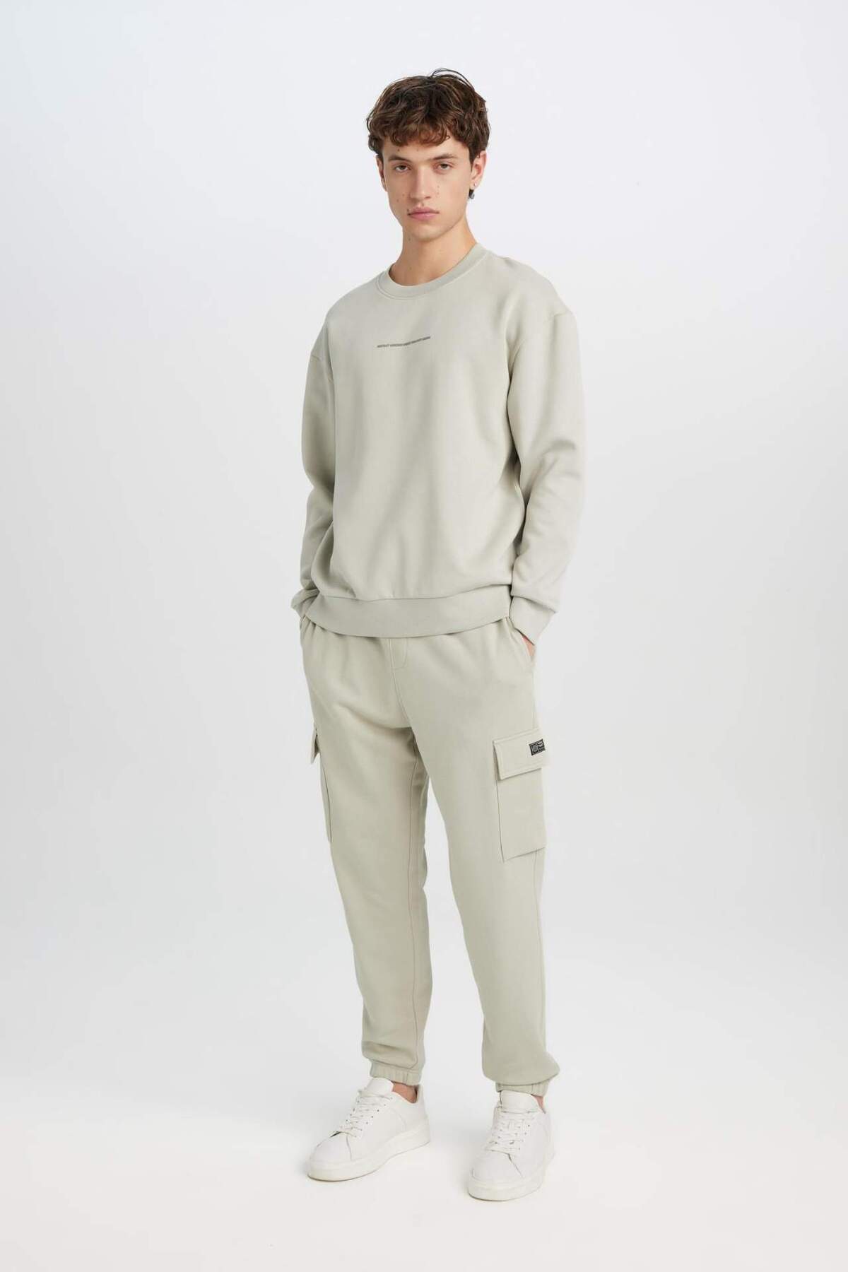 Defacto  Regular Fit Jogger Eşofman Altı Basic Düz Kargo Cepli Lastikli Paça D5252AX25SP - Görsel 2