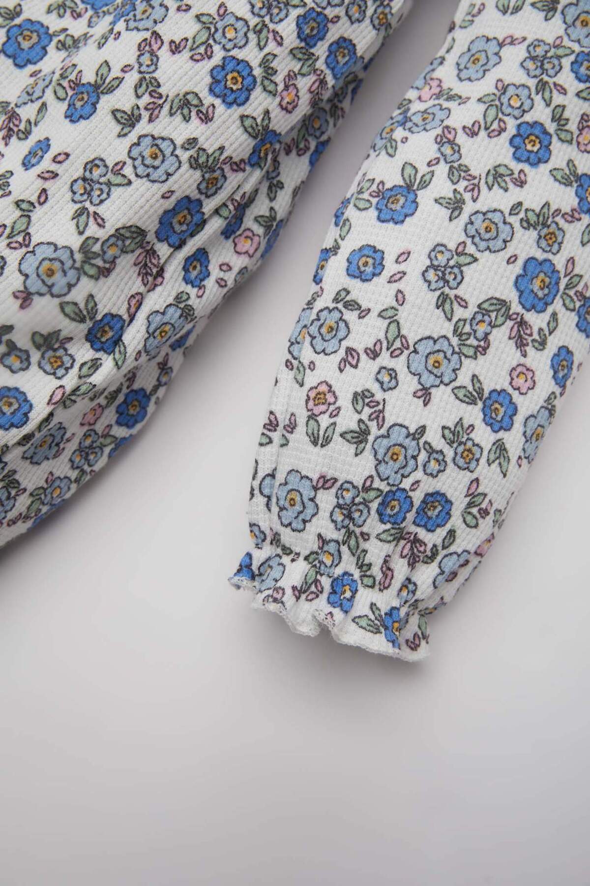 Defacto Çiçekli Uzun Kollu Waffle Elbise Kız Bebek D9387A525SP fotoğrafı 3 (önizleme)