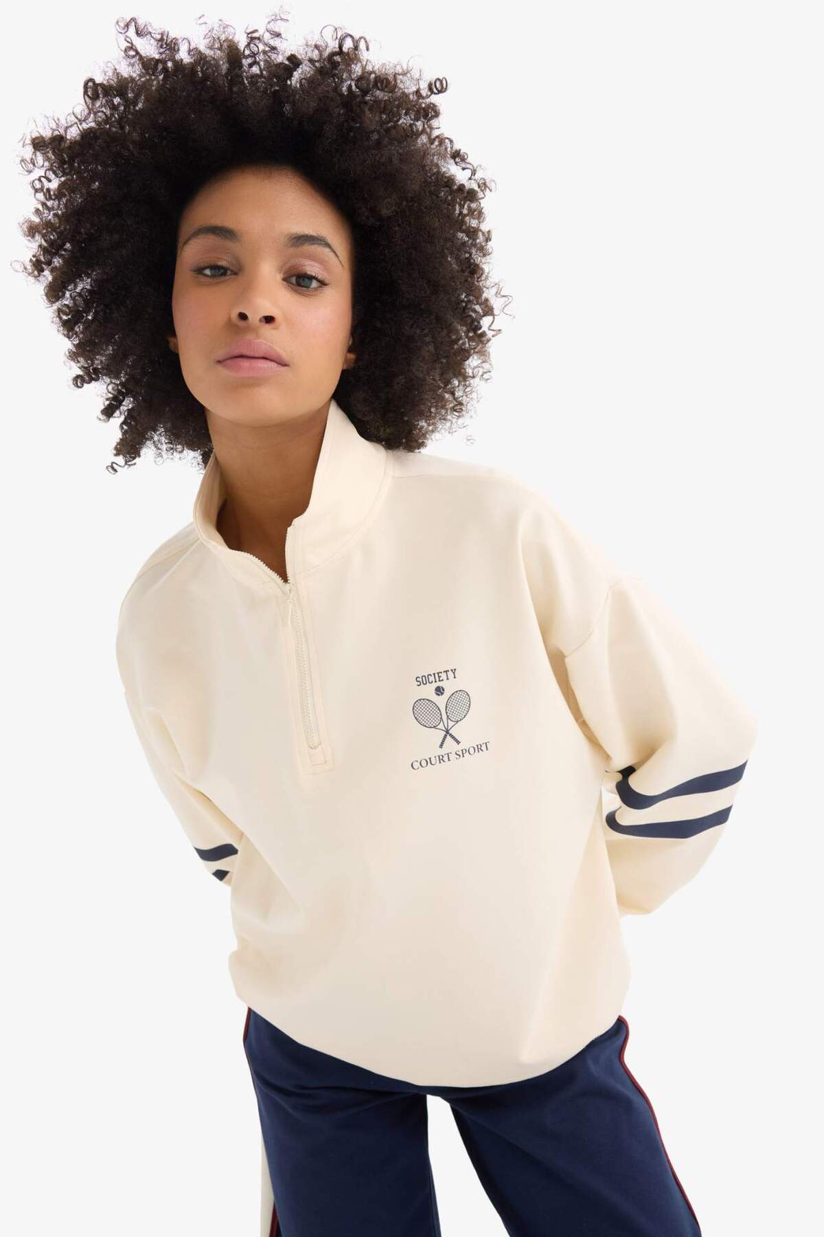 Defacto  Oversize Geniş Kalıp Yarım Fermuarlı Baskılı Sporcu Sweatshirt D7132AX25SP - Görsel 3