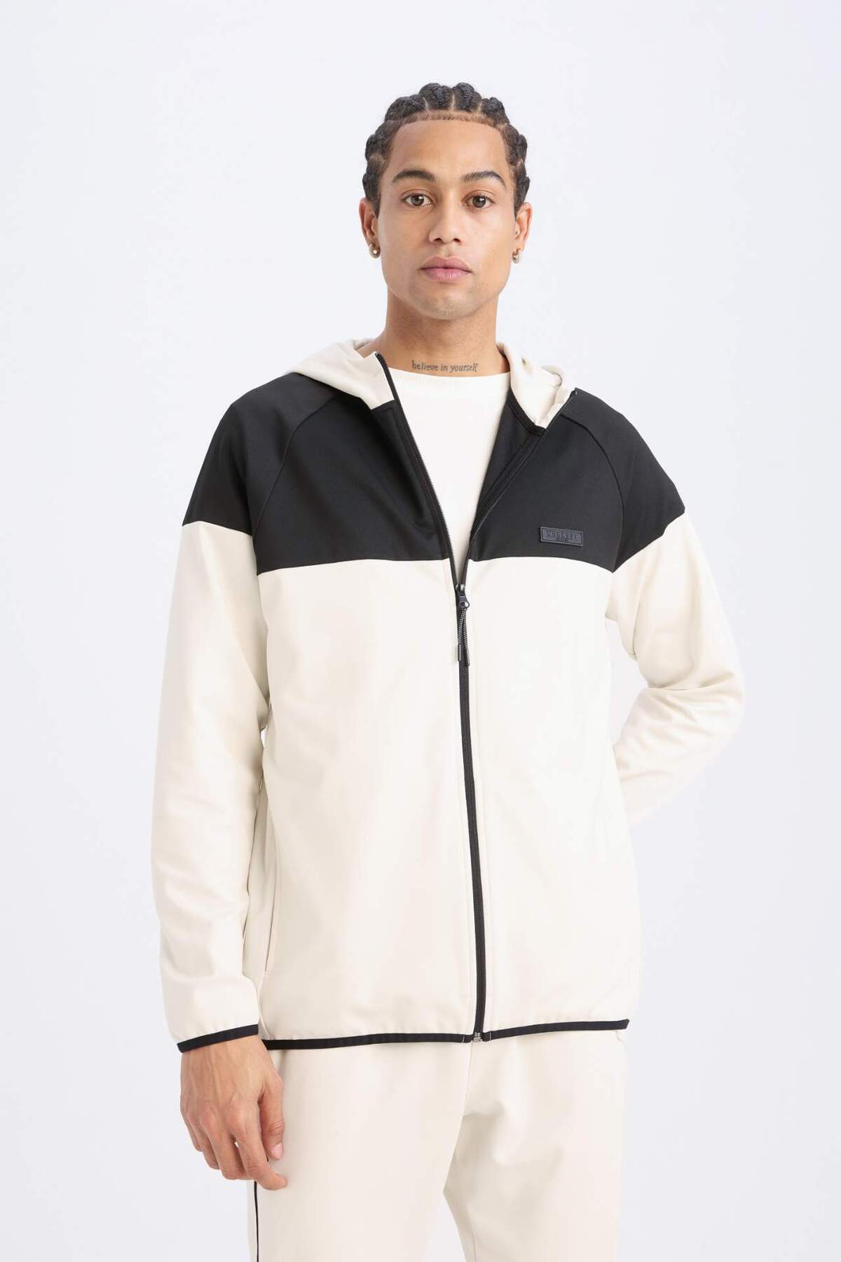 DeFacto Standart Fit Kapüşonlu Skuba Dalgıç Kumaş Sporcu Fermuarlı Sweatshirt D7363AX25SP görsel 3