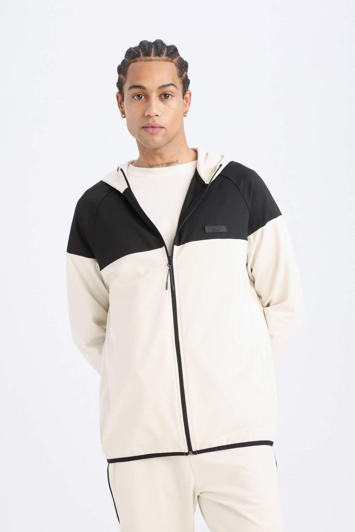 DeFacto Standart Fit Kapüşonlu Skuba Dalgıç Kumaş Sporcu Fermuarlı Sweatshirt D7363AX25SP görsel 4