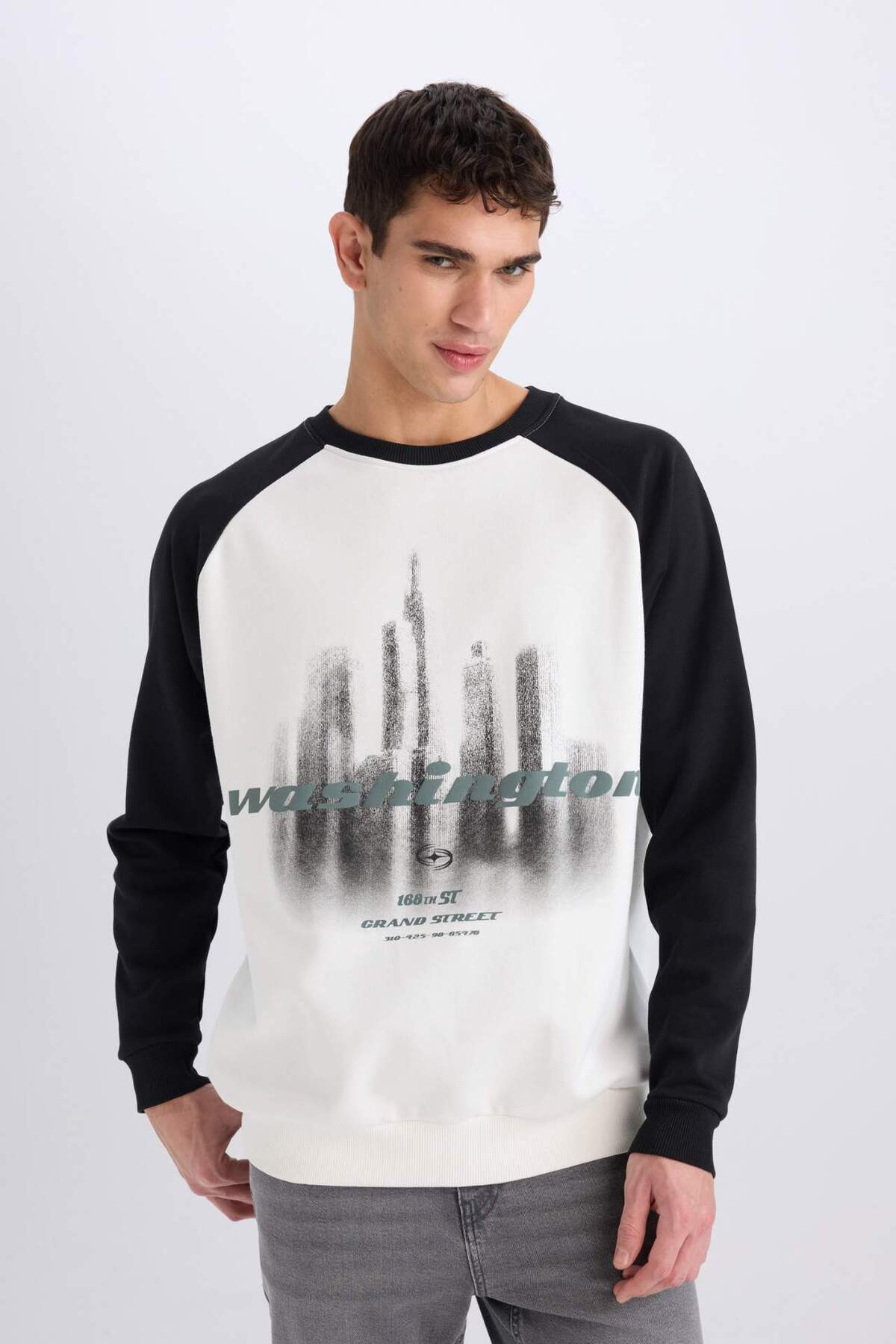 DeFacto Oversıze Bisiklet Yaka Baskılı Sweatshirt D6997AX25SP görsel 4