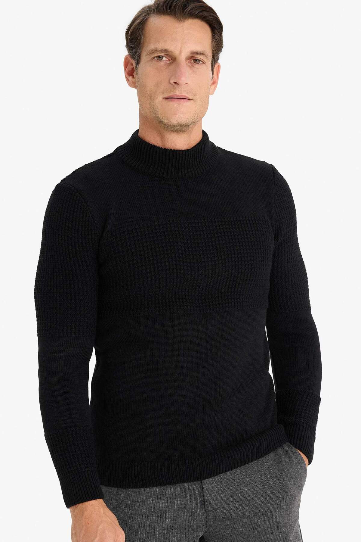 DeFacto Standart Fit Yarım Balıkçı Yaka Triko Kazak E6991AX24WN — مشکی