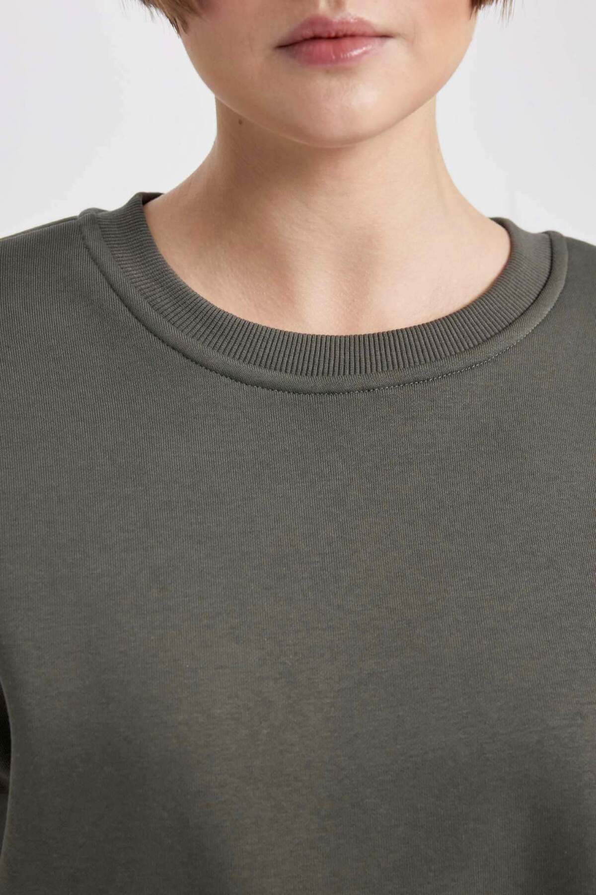 Defacto  Boxy Fit Kalın Basıc Sweatshirt B8568AX24WN - Görsel 6