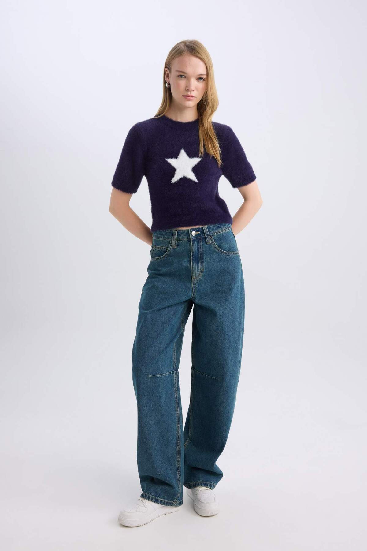 Defacto  Fitted Bisiklet Yaka Yıldız Baskılı Kısa Kollu Pelüş Triko Kazak C9158AX24WN - Görsel 2