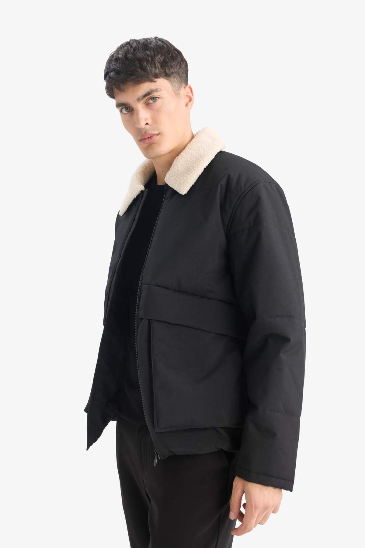 DeFacto Su İtici Rüzgar Geçirmez Slim Fit Dar Kesim Suni Kürklü Polo Yaka Astarlı Fermuarlı Cepli Mont D1187 görsel 3