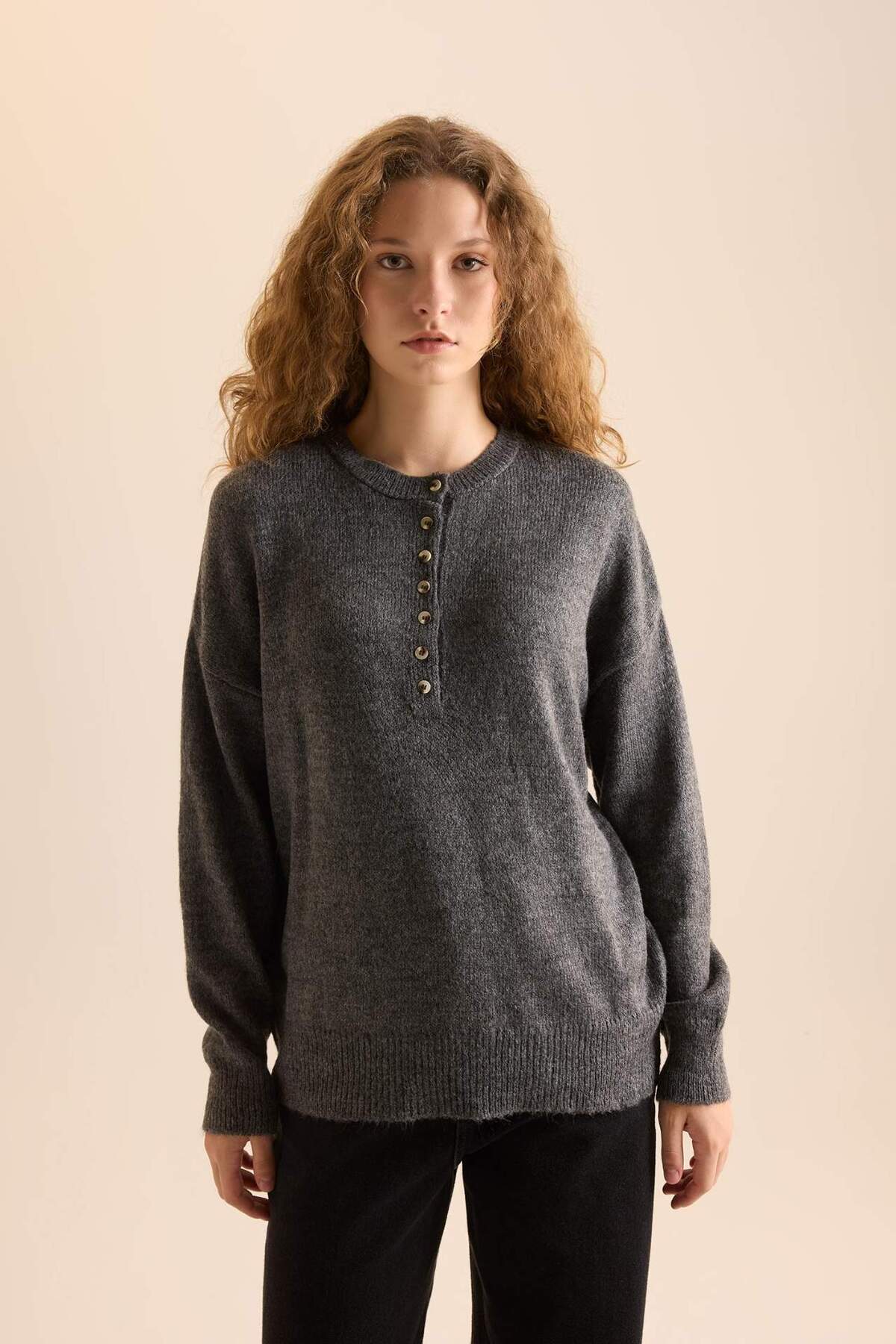 Defacto  Oversize Geniş Kalıp Düğmeli Yaka Triko Kazak D4913AXNS - Görsel 3