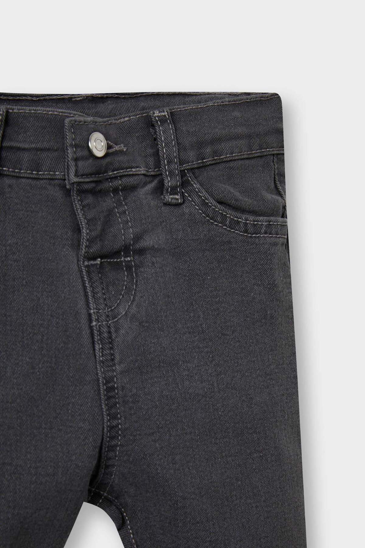 Defacto Erkek Bebek Düz Paça Cepli Jean Pantolon D2518A524AU fotoğrafı 3 (önizleme)