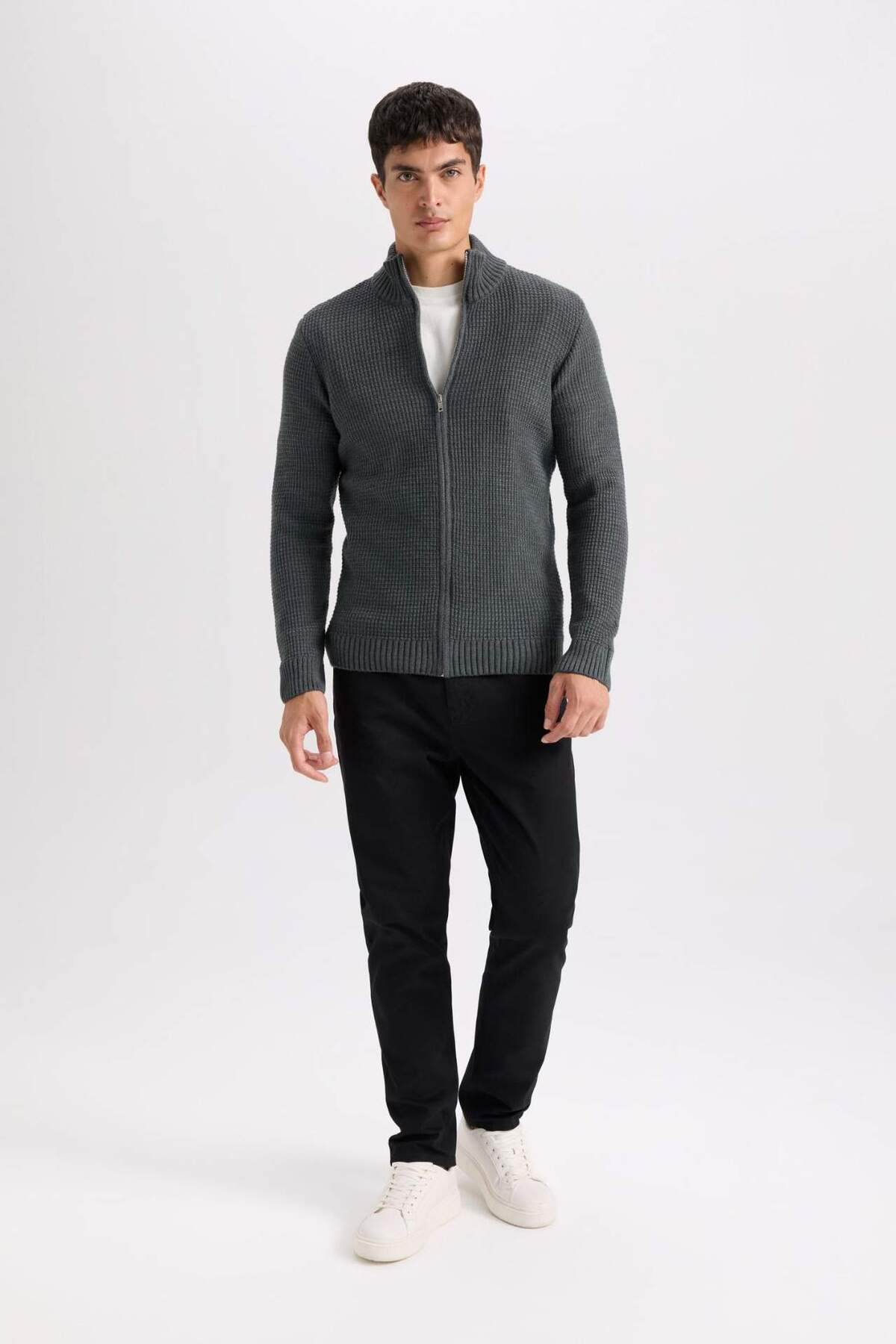 DeFacto Standart Fit Normal Kesim Yarım Balıkçı Yaka Fermuarlı Waffle Hırka R1195AZNS görsel 7