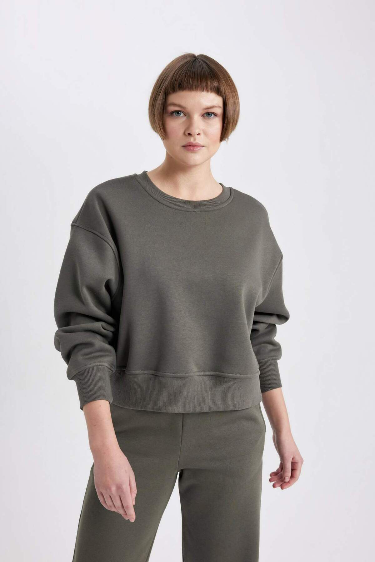 Defacto  Boxy Fit Kalın Basıc Sweatshirt B8568AX24WN