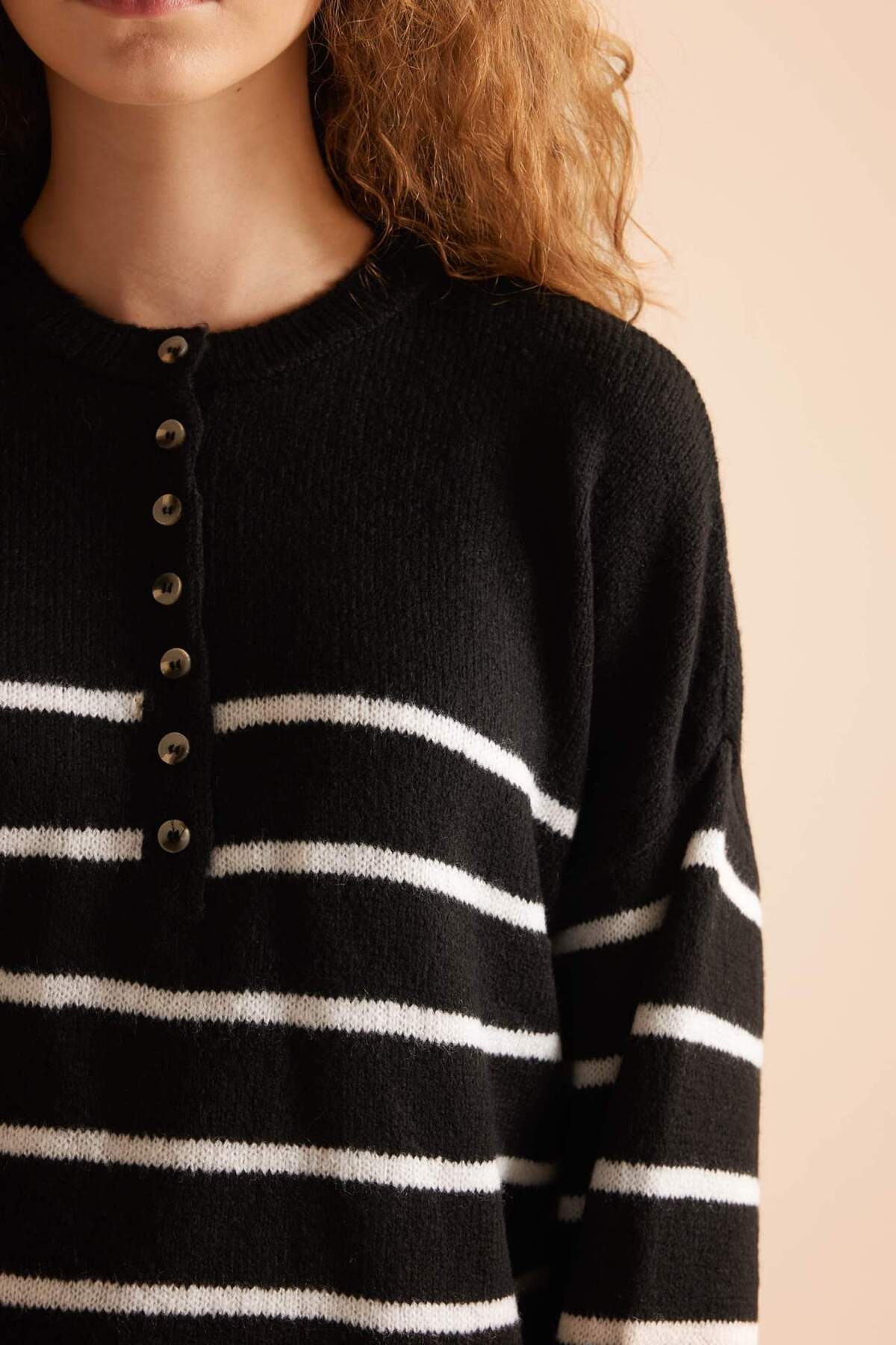 Defacto  Rahat Kesim Yakası Düğmeli Çizgili Triko Kazak D4913axns - Görsel 4