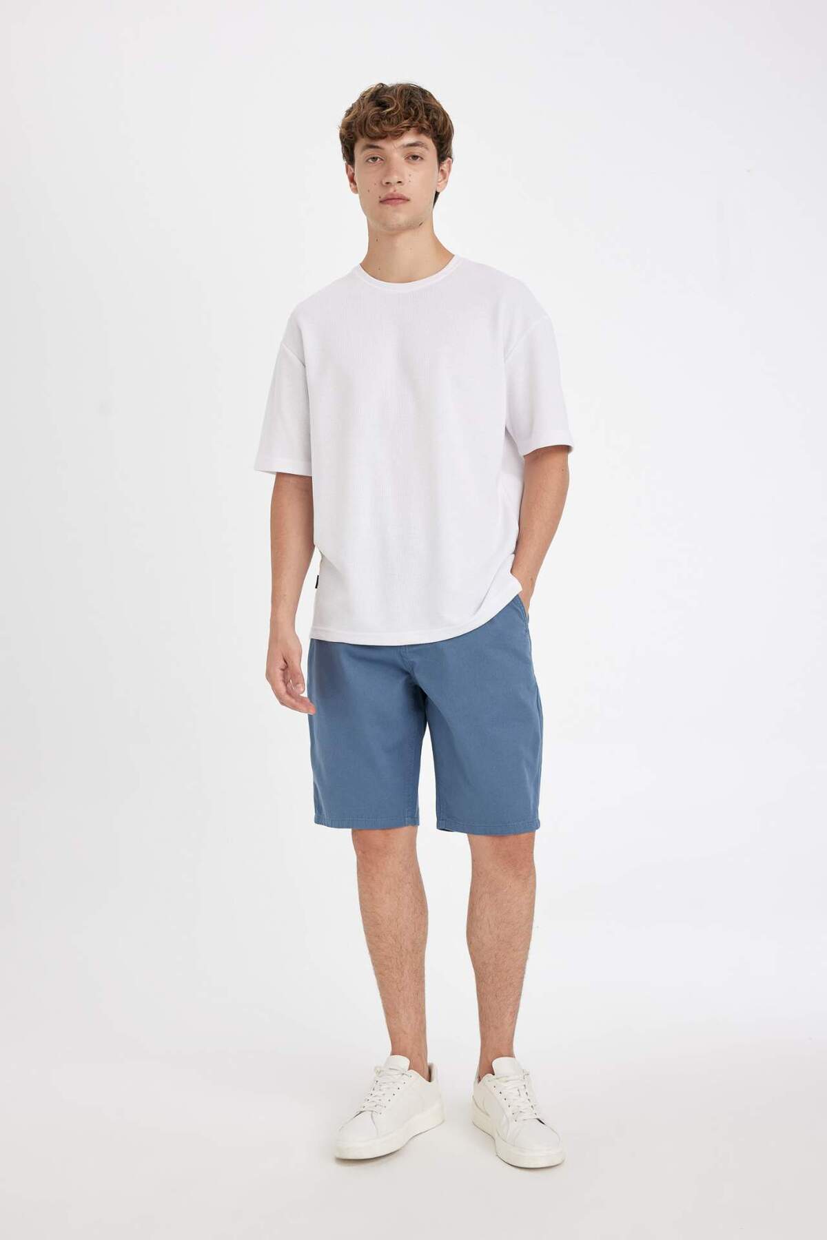 Defacto  %100 Pamuk Regular Fit Düz Paça Gabardin Bermuda Şort C5397AX24SM