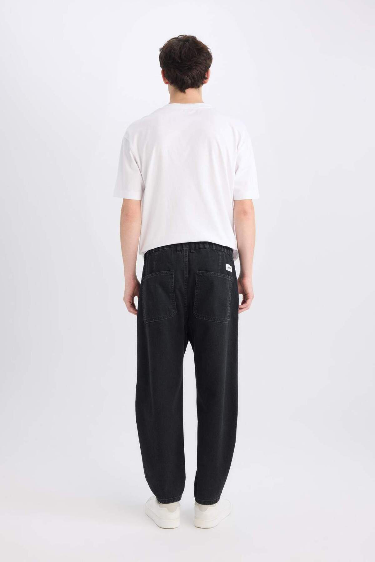 DeFacto %100 Pamuk Relaxed Slouchy Fit Rahat Beli Lastikli Rahat Kesim Dar Paça Siyah Jean Pantolon B8320AX2 görsel 7