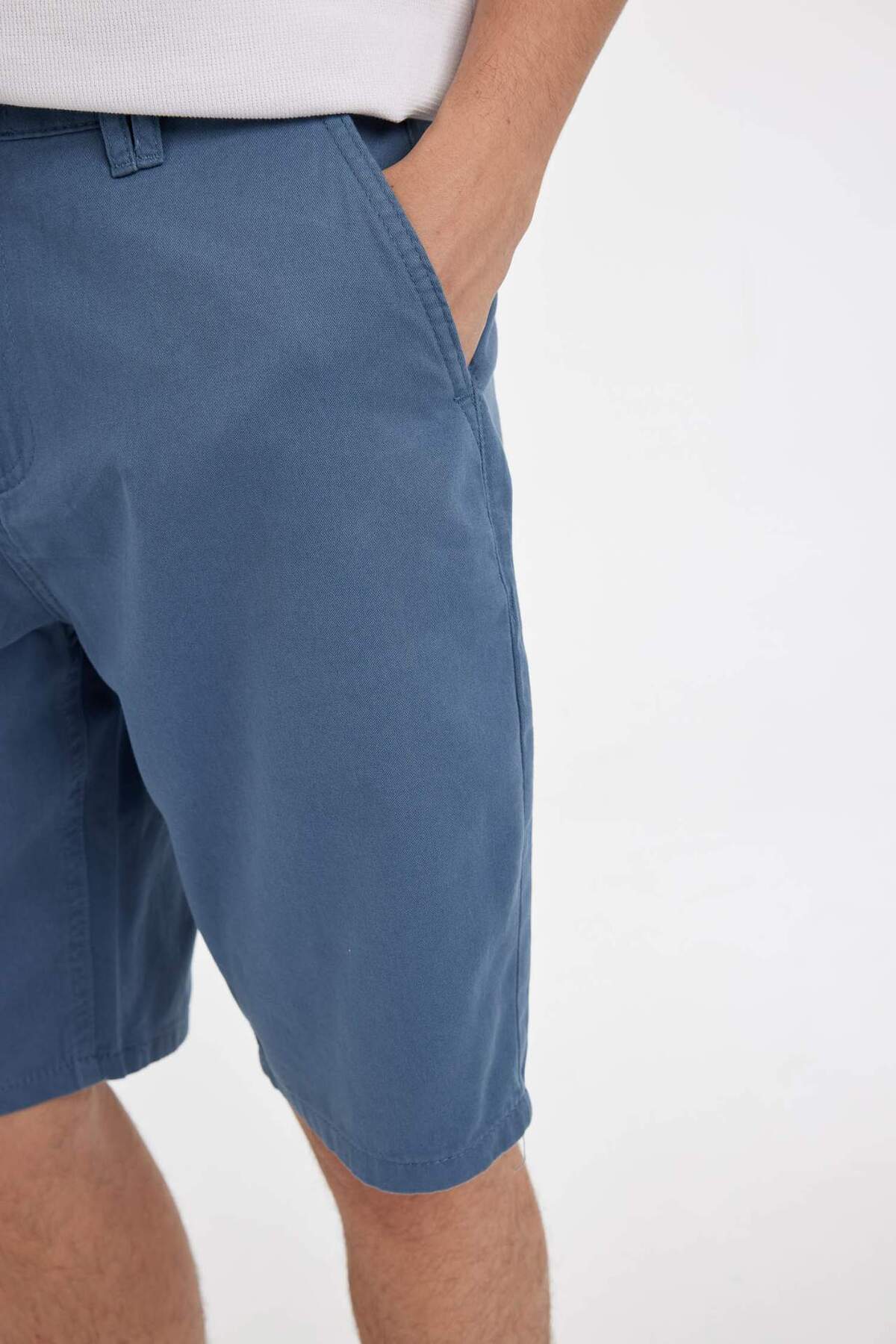 Defacto  %100 Pamuk Regular Fit Düz Paça Gabardin Bermuda Şort C5397AX24SM - Görsel 5