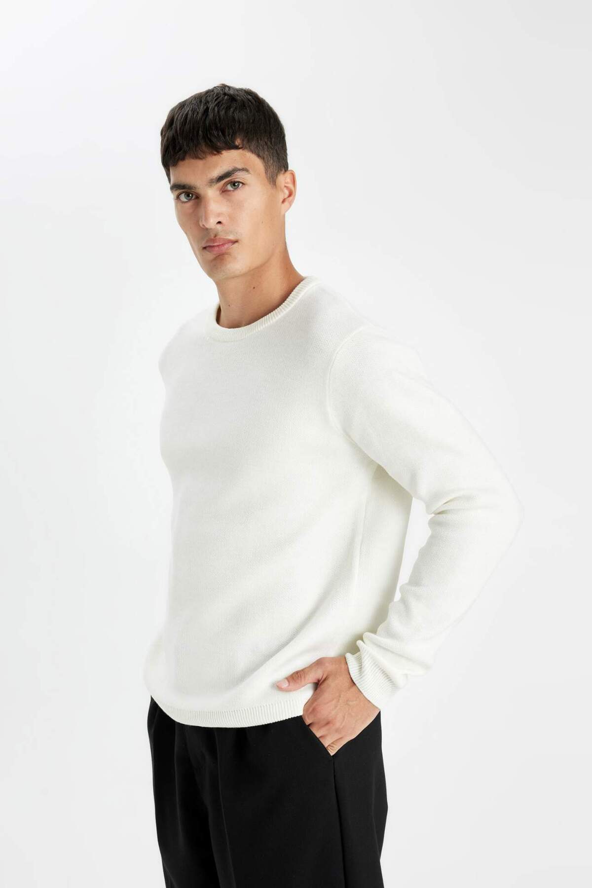 Sweater ساده بافتنی استاندارد Fit Regular Crew Neck Basic D1967AX24AU — خاکستری 3155503 — تصویر 3 از 6