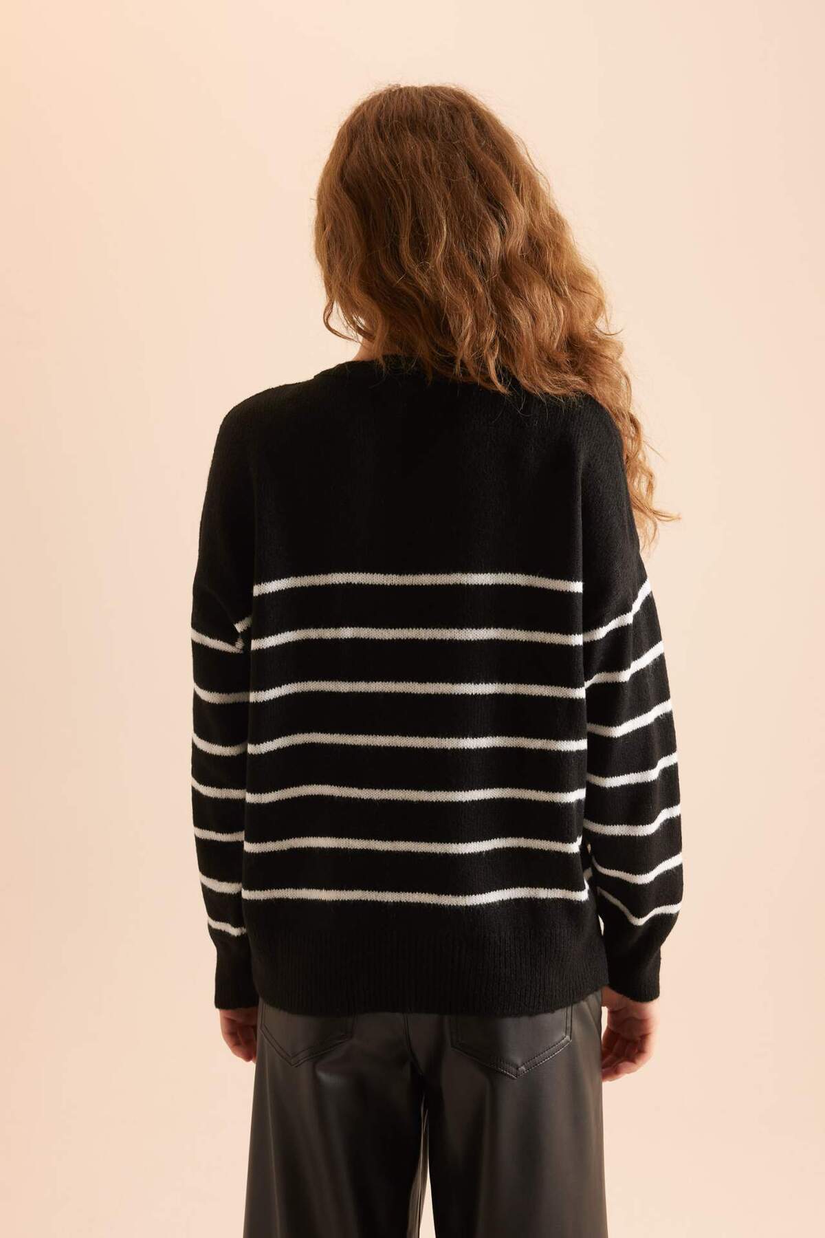 Defacto  Rahat Kesim Yakası Düğmeli Çizgili Triko Kazak D4913axns - Görsel 5