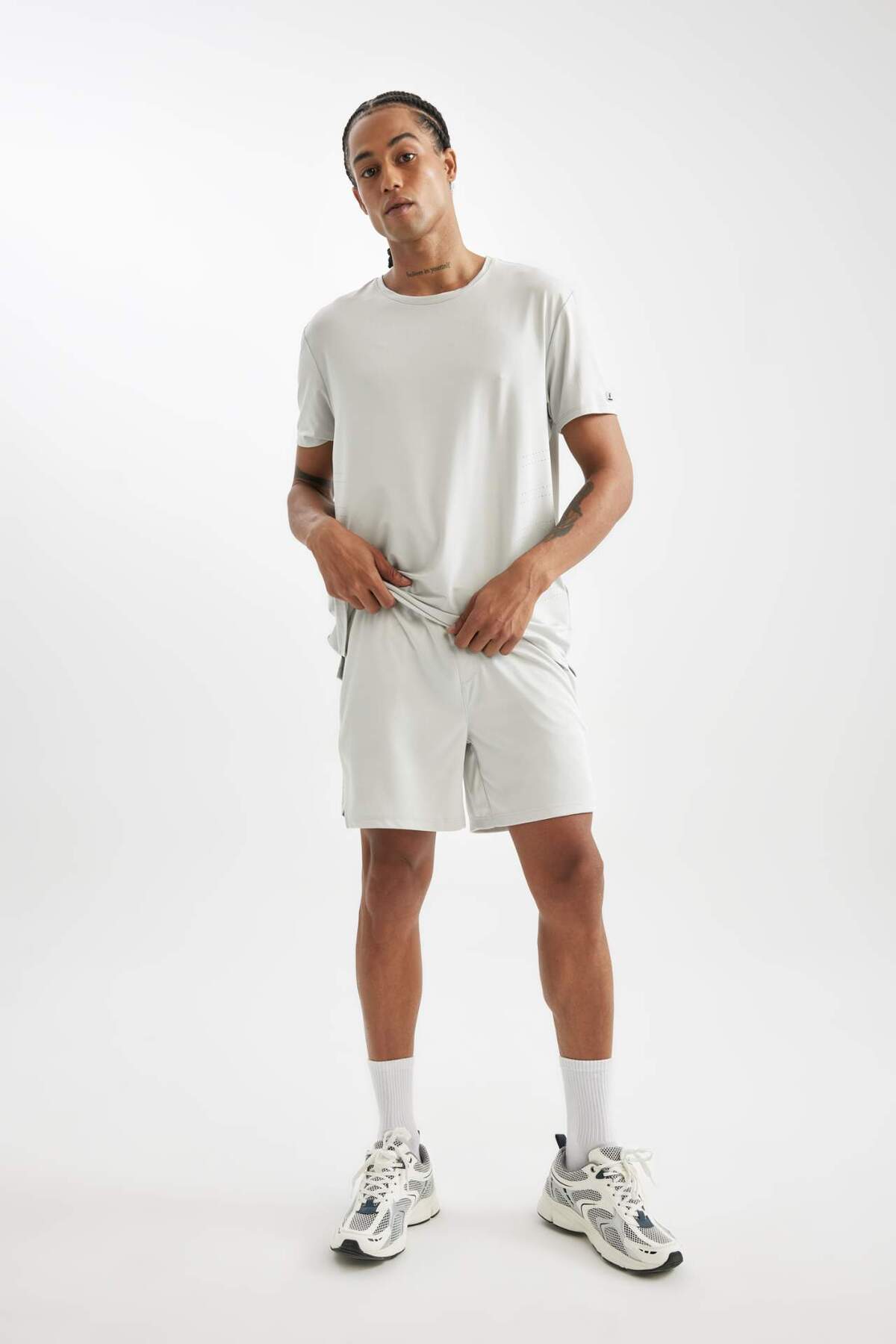 DeFactoFit Standart Fit Normal Kesim Sporcu Kısa Paça Şort C9176AX24AU görsel 3