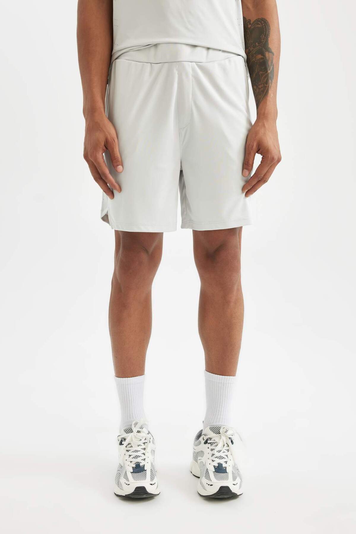 DeFactoFit Standart Fit Normal Kesim Sporcu Kısa Paça Şort C9176AX24AU görsel 5