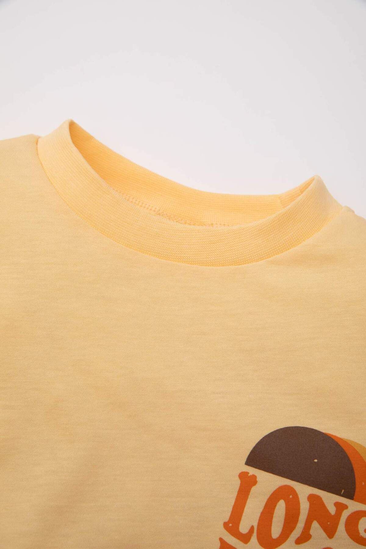 Defacto Bisiklet Yaka Sırt Baskılı Kısa Kollu Tişört Erkek Bebek D3849A524SM fotoğrafı 2 (önizleme)