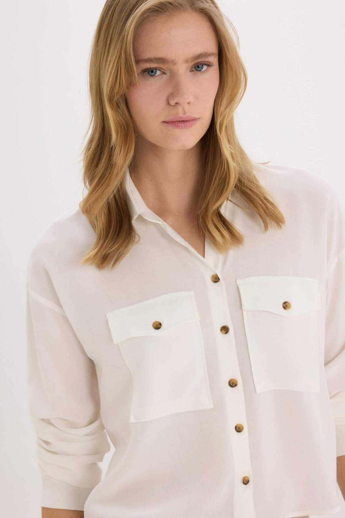 Defacto  Regular Fit Viskon Uzun Kollu Gömlek A5380AX23AU - Görsel 3