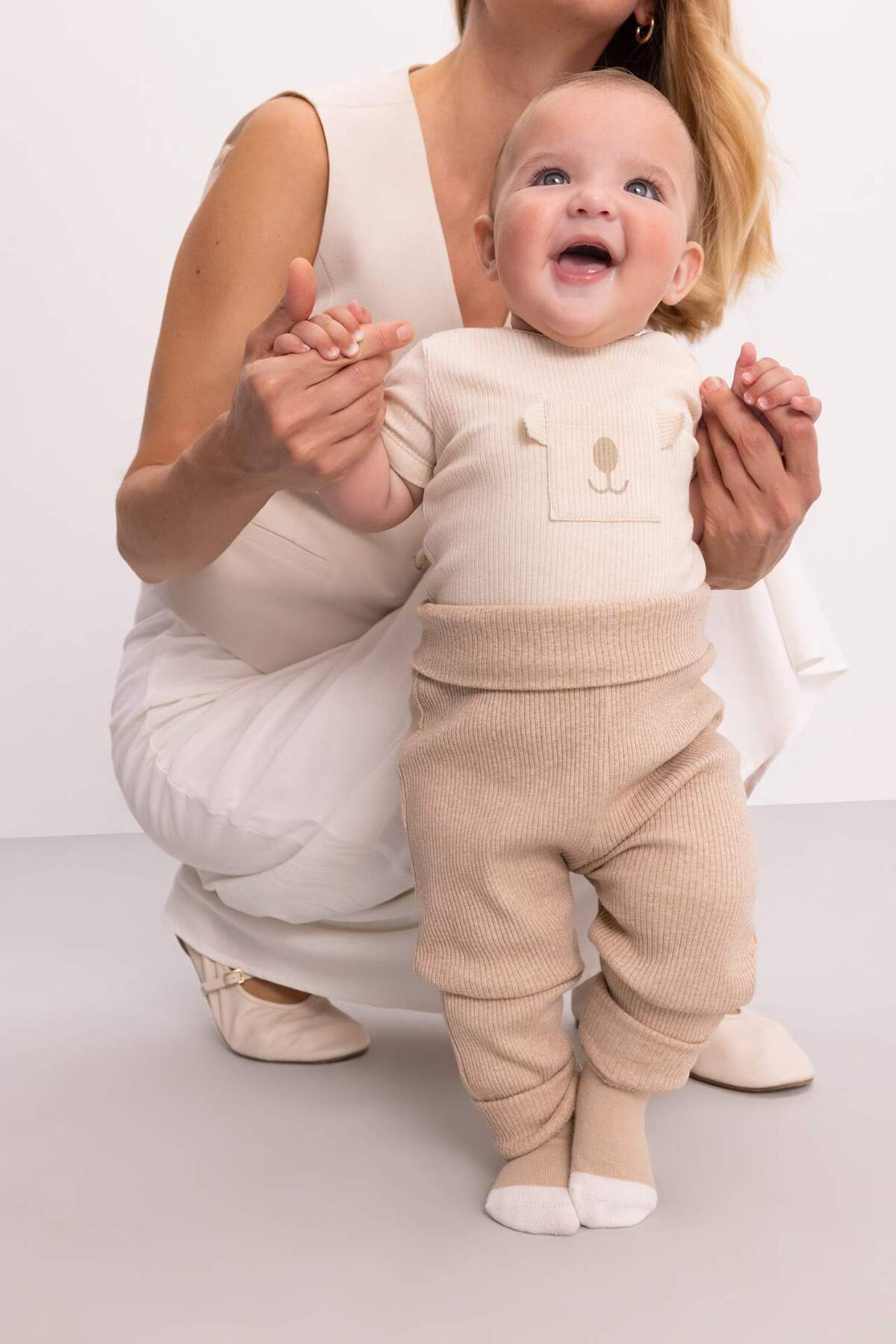 Defacto Erkek Bebek 3lü Takım Fitilli Kaşkorse Çıtçıtlı Kısa Kollu Body Alt Fular C5081A524SM fotoğrafı 2 (önizleme)