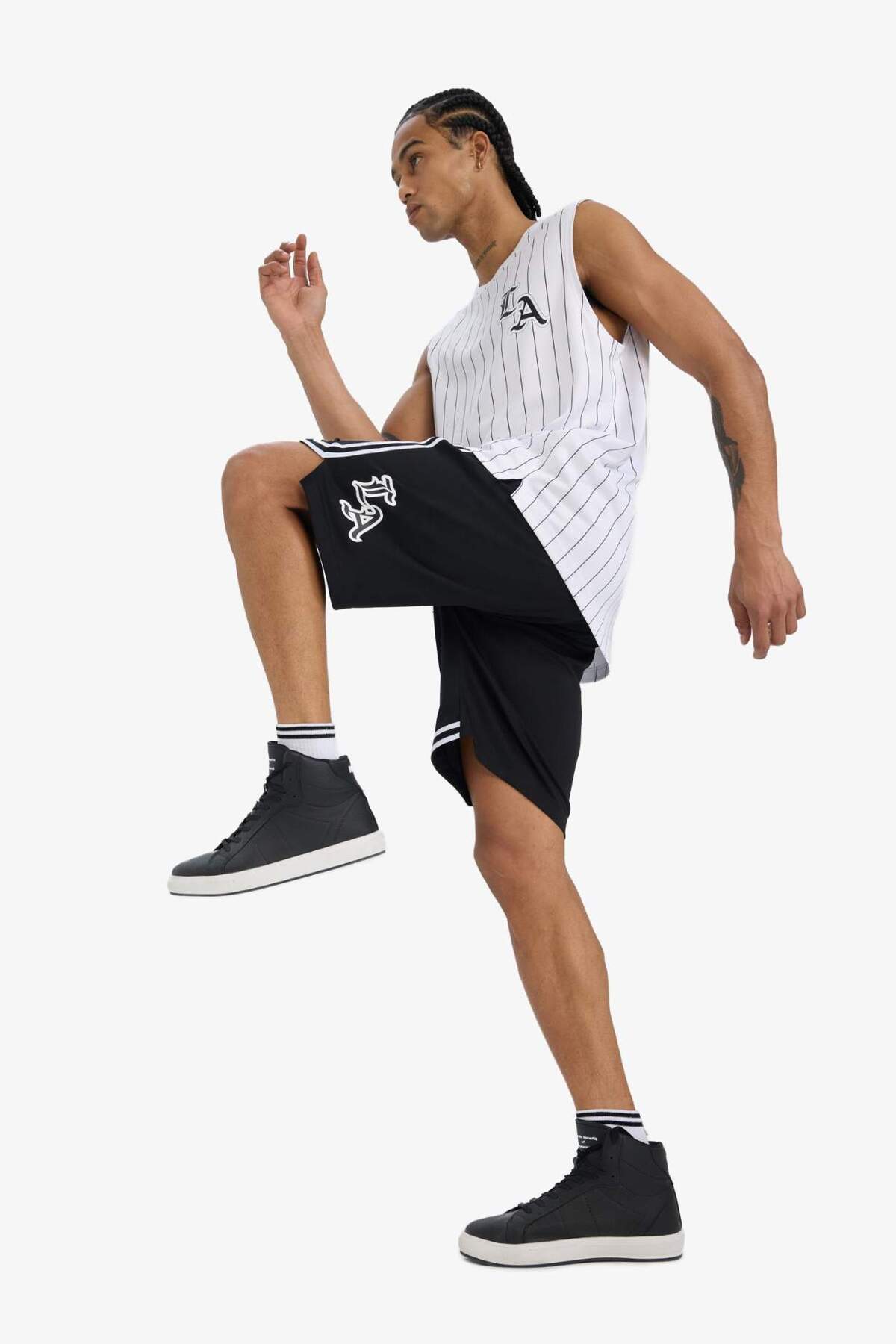 Defacto  Standart Fit Sporcu Kısa Paça Ağır Kumaş Şort C1840AX24SM - Görsel 3