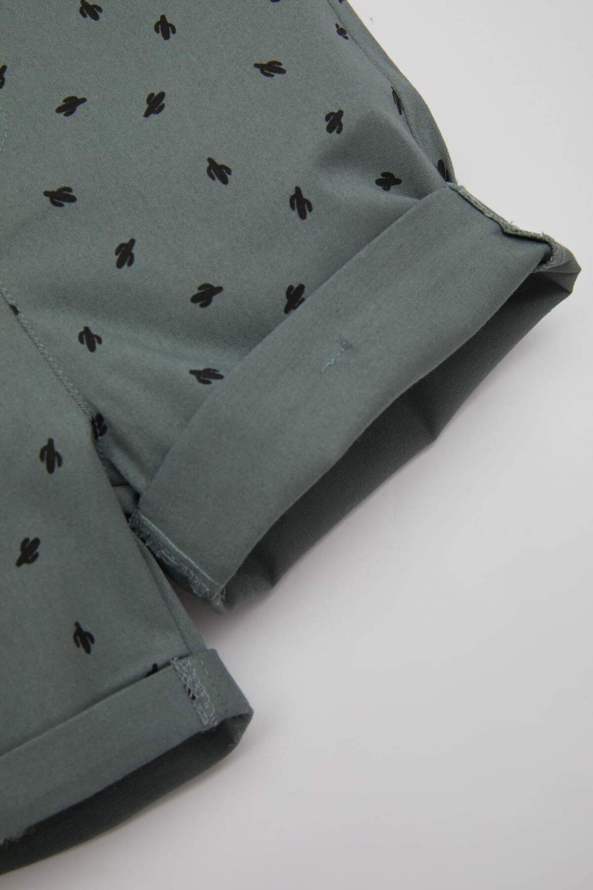 Defacto Kaktüs Desenli Gabardin Şort Erkek Bebek C3421A524SM fotoğrafı 3 (önizleme)