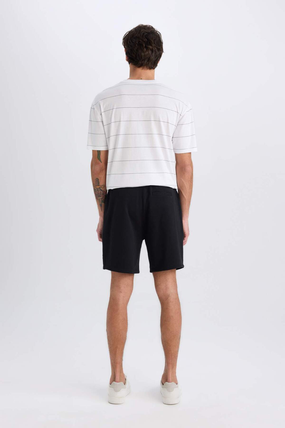 DeFacto Regular Fit Düz Paça Beli Bağcıklı Cepli Basic Şort B8672AX24SM görsel 6