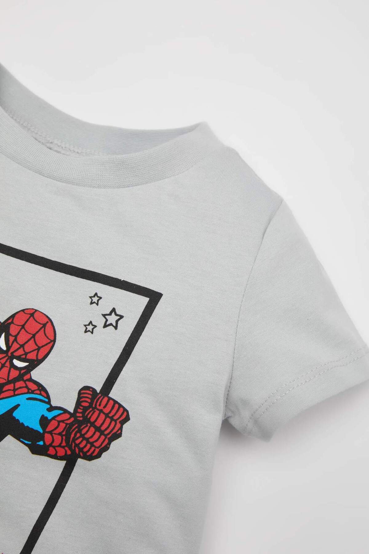 Defacto Erkek Bebek Marvel Comics Pijama Takımı Penye Kısa Kollu Üst Şort C1502A524HS fotoğrafı 6 (önizleme)