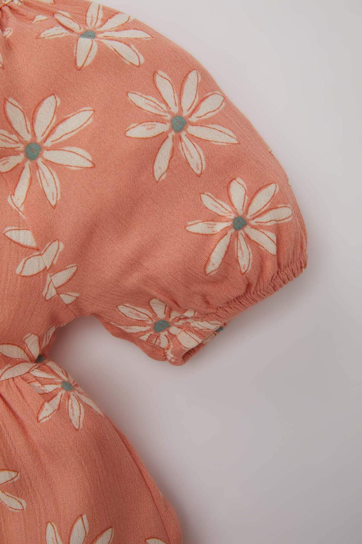 Defacto Çiçekli Kısa Kollu Krinkıl Viskon Elbise Kız Bebek C2423A524SM fotoğrafı 3 (önizleme)